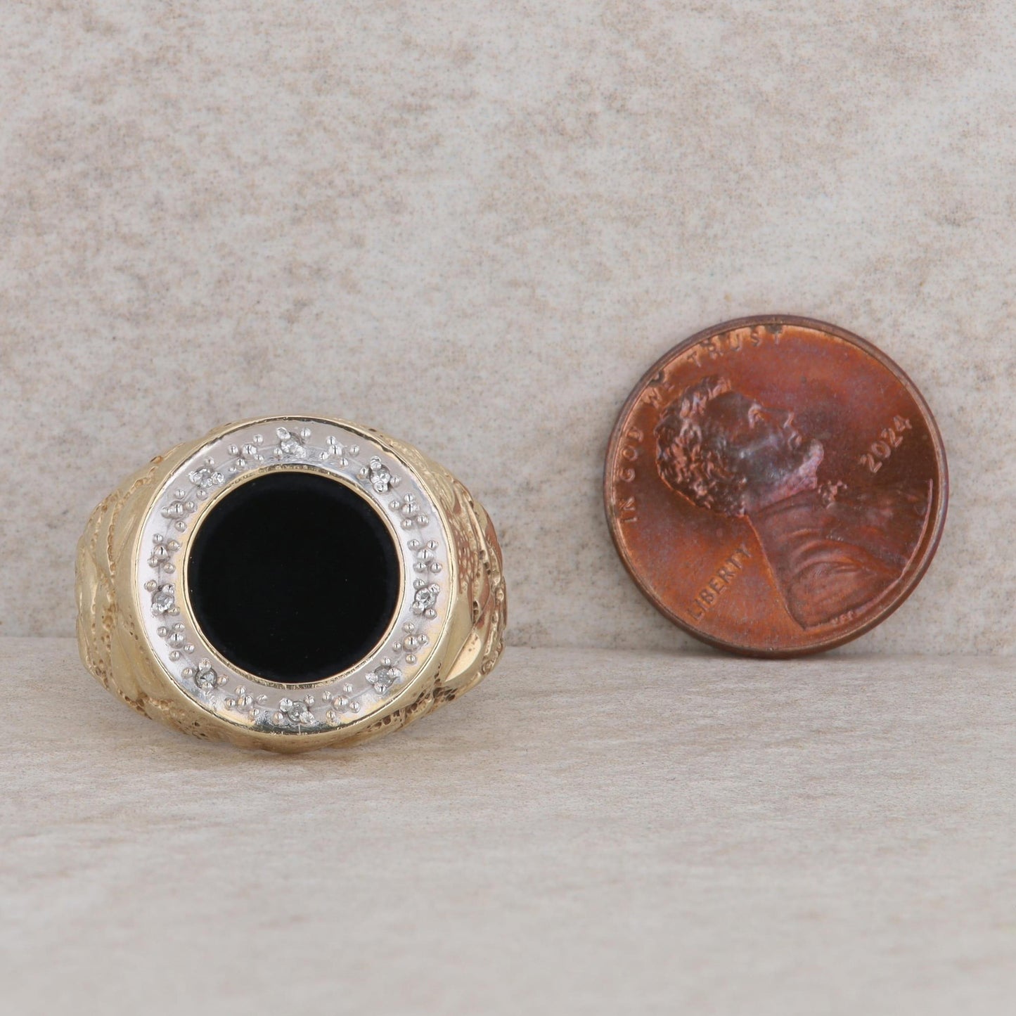10k Yellow Gold Onyx Disc & Diamond Halo Nugget Style Ring