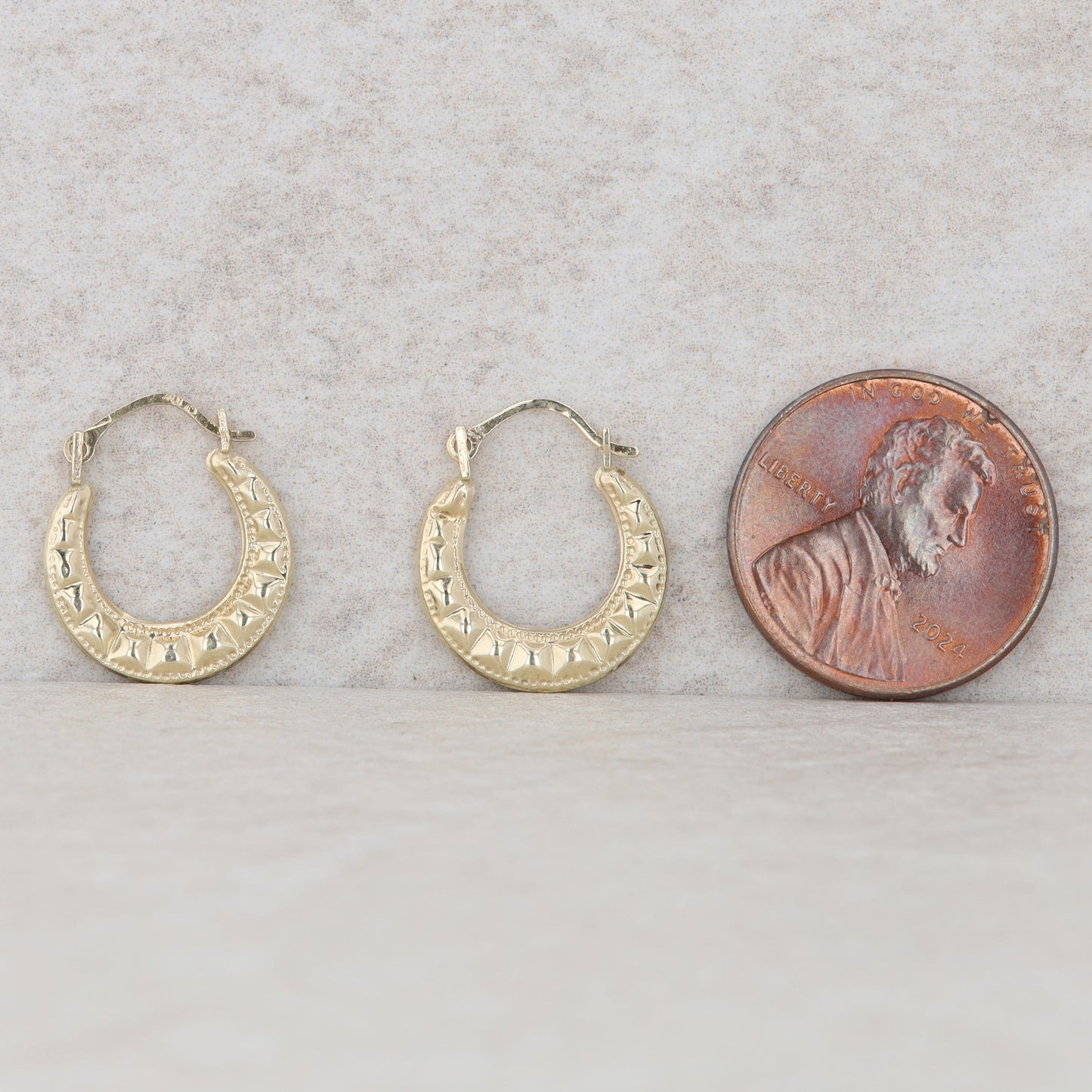 10k Yellow Gold textured Hoop Earrings, 0.5g
