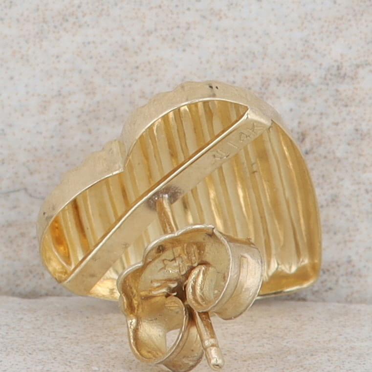 14k Yellow Gold Ribbed Heart Stud Earrings, 1.1g