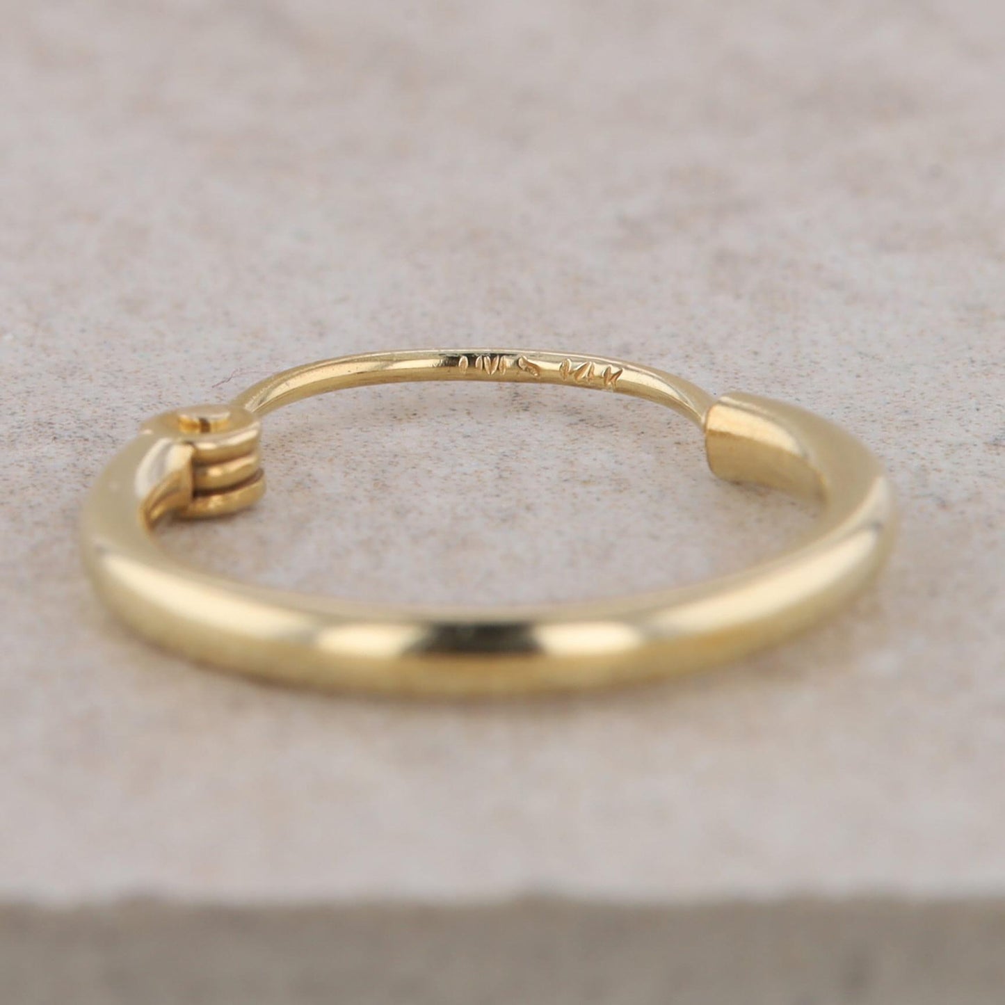 14k Yellow Gold Polished Hoop Earrings 0.90g