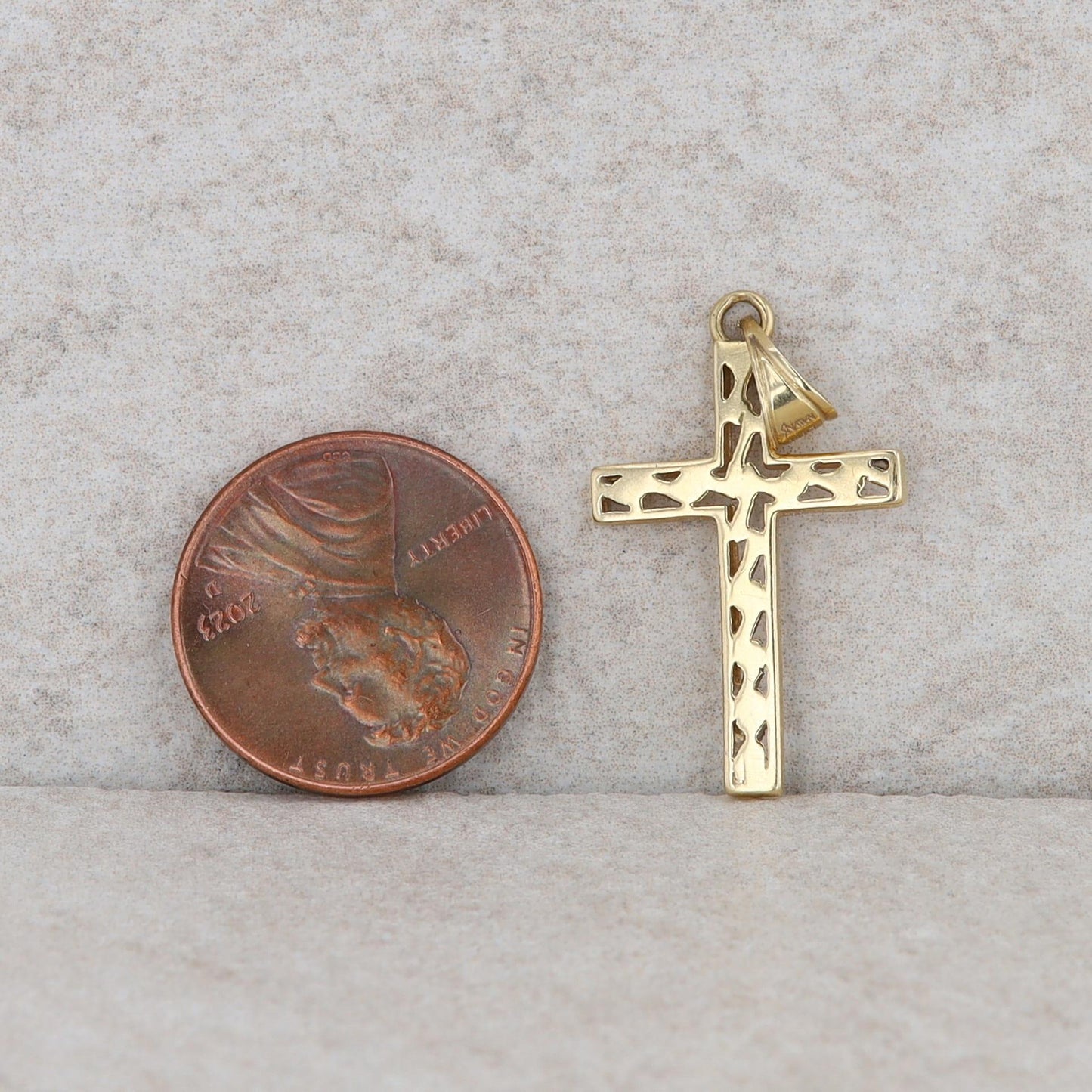 14k Yellow Gold Cut Out Textured Cross Pendant 1.2g