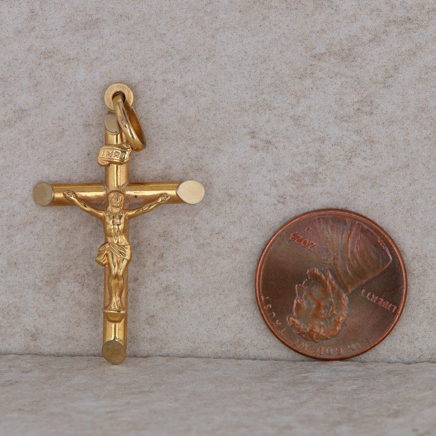 18k Yellow Gold Jesus Crucifixion Cross Pendant 2.82g
