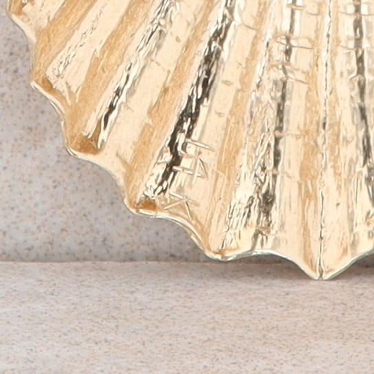 14k Yellow Gold Seashell Pendant 2.13g