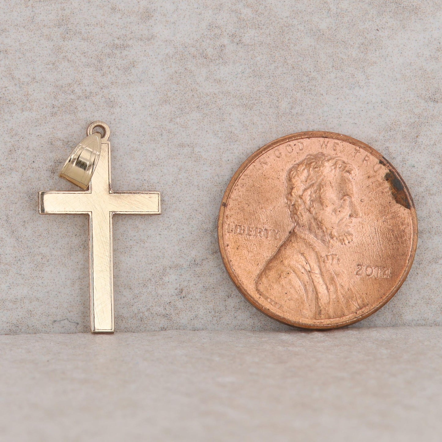 14k Yellow Gold Florentine Finish Cross Pendant, 0.8g