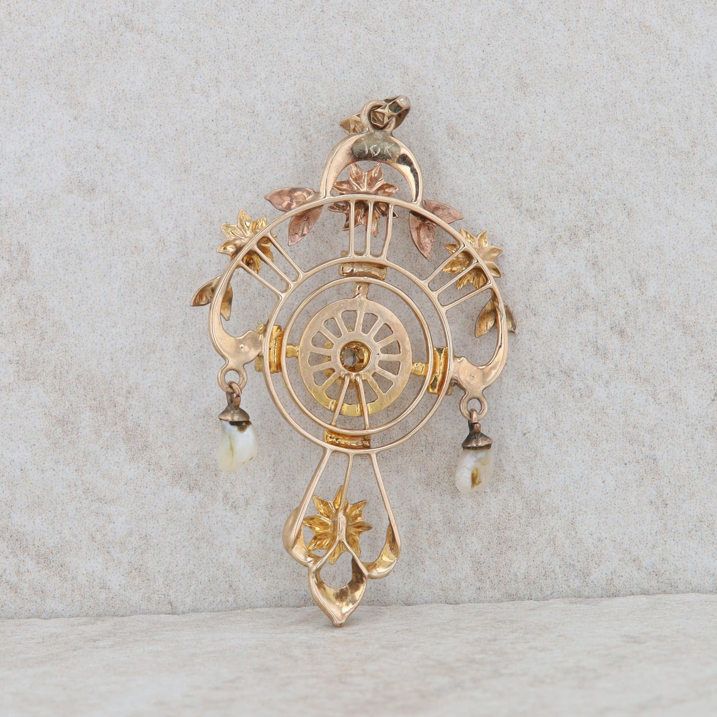 10k Yellow Gold Fashion Flower and Diamond Pendant
