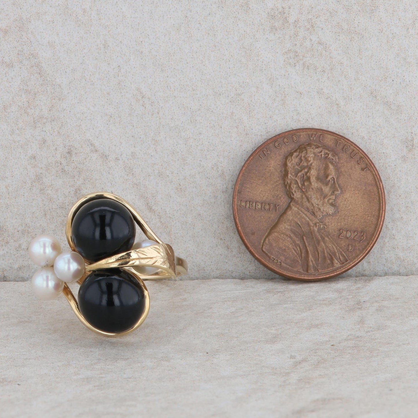 14k Yellow Gold Black Onyx and Freshwater Cultured Pearl Cluster Style Ring