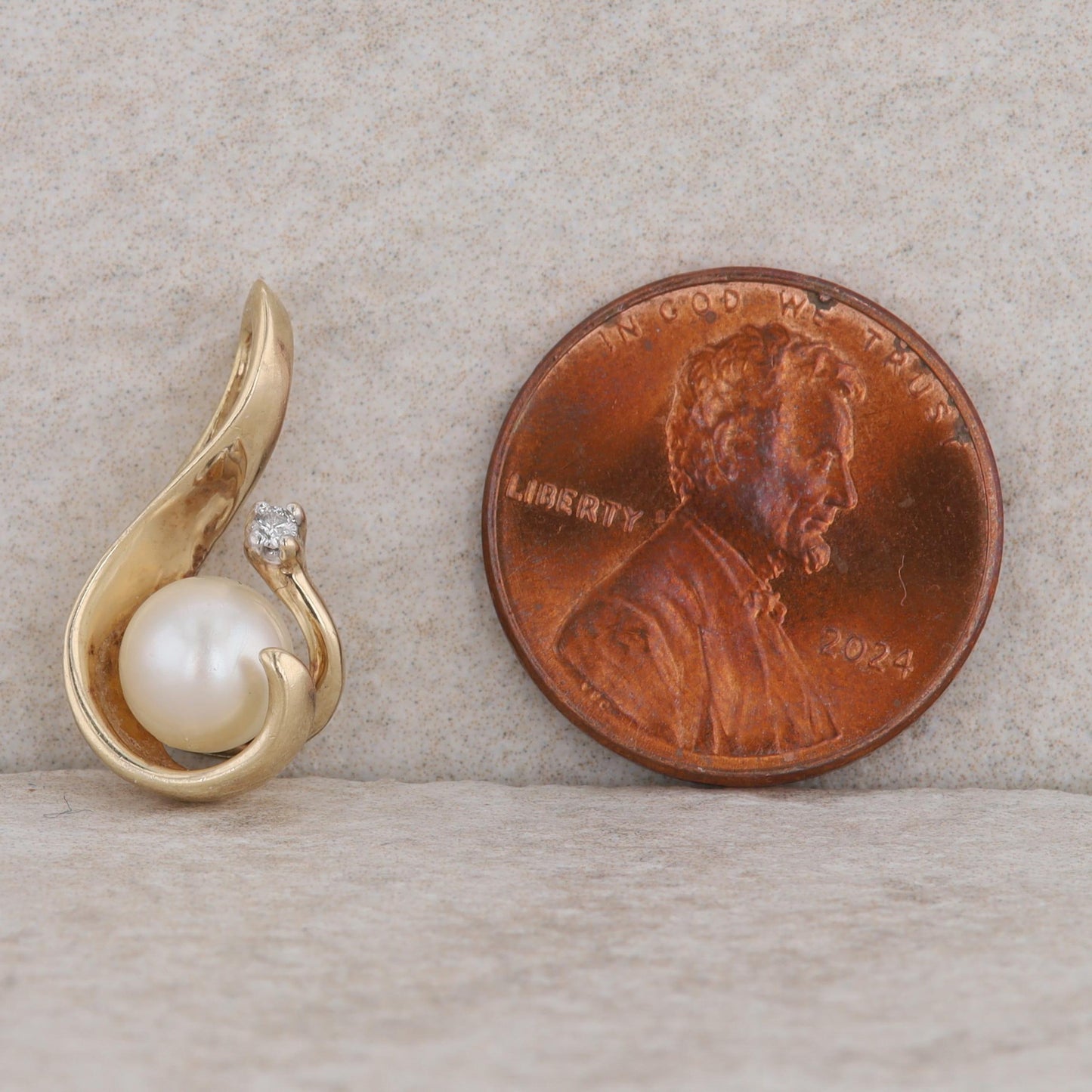 10k Yellow Gold Cultured Pearl & Diamond Swirl Pendant