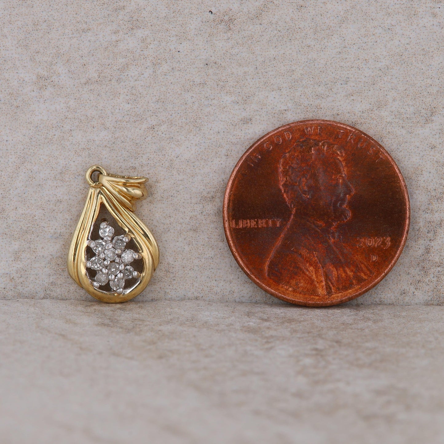 14k Yellow Gold Teardrop Cluster Pendant