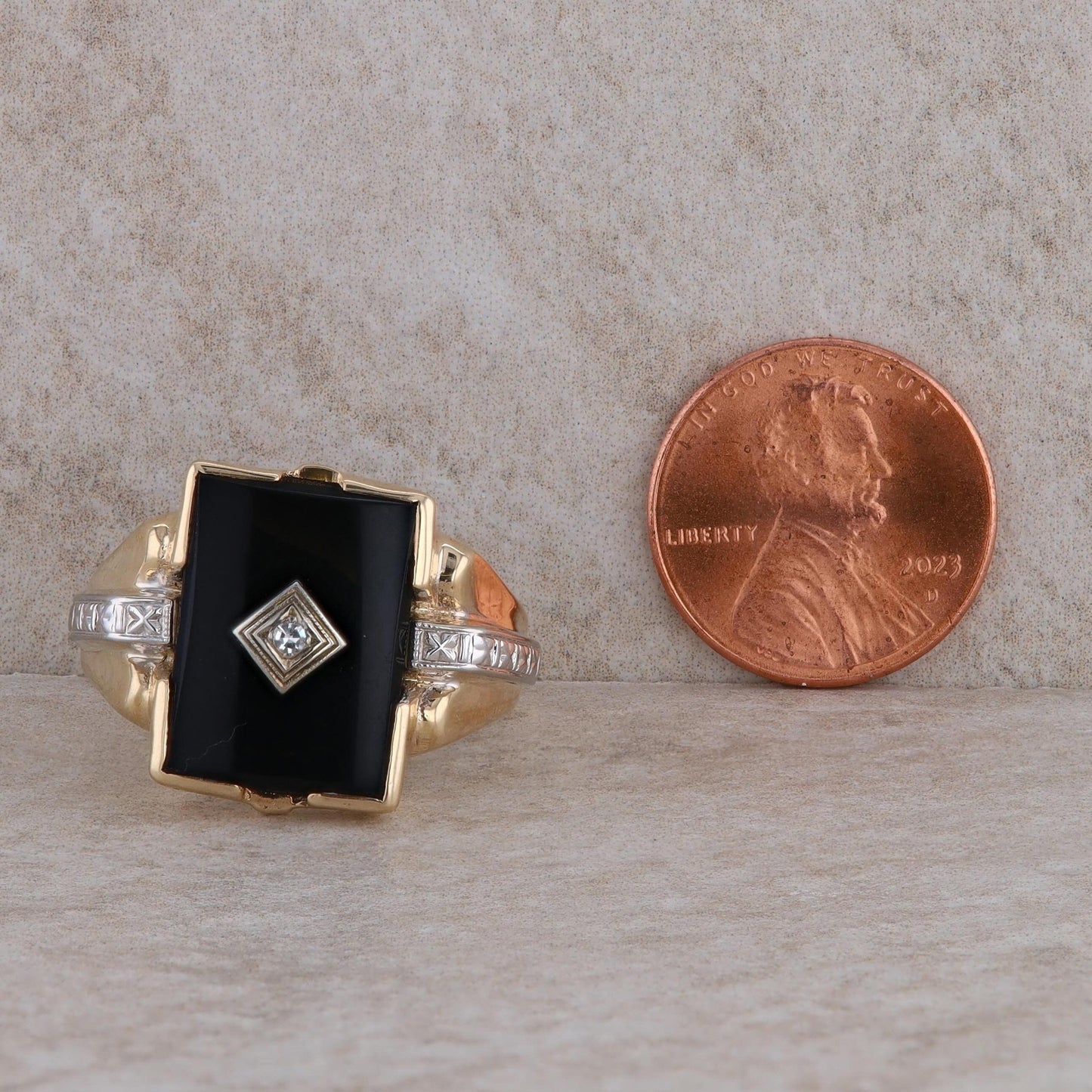 10k Two Tone Onyx and Diamond Ring