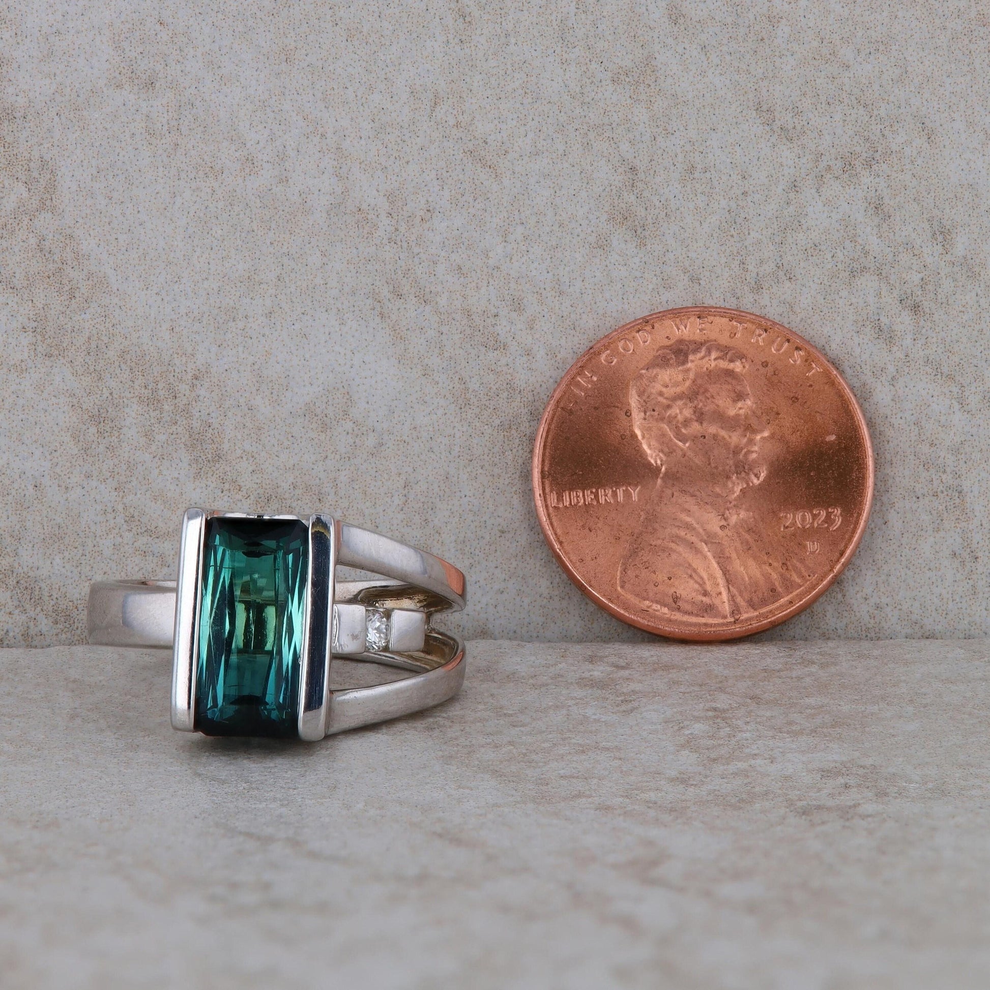 14k White Gold Chrome Diopside Rectangular Step Cut Ring