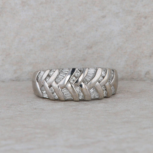 14k White Gold Round and Baguette Diamond Ring