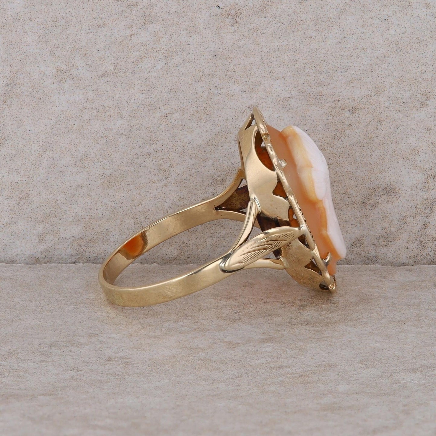 14k Yellow Gold Cameo Ladies Ring