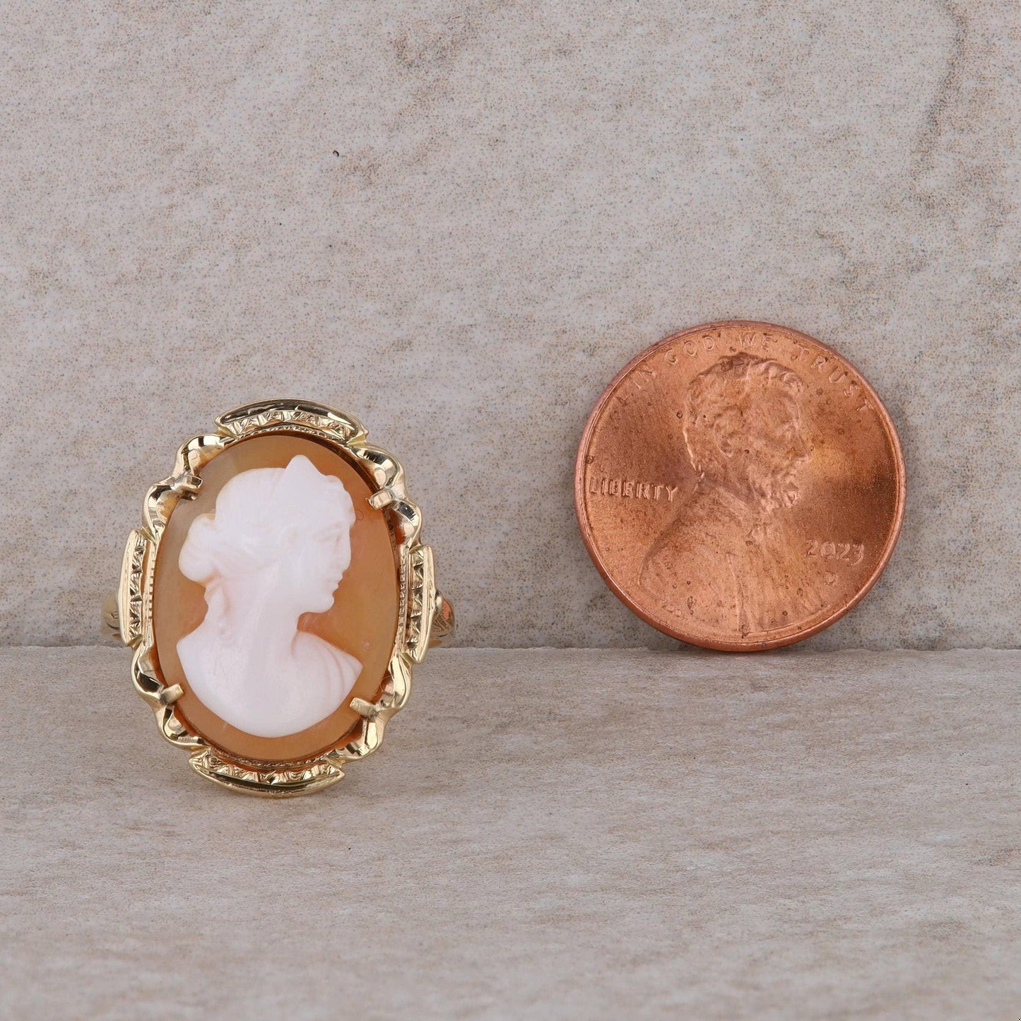 14k Yellow Gold Cameo Ladies Ring