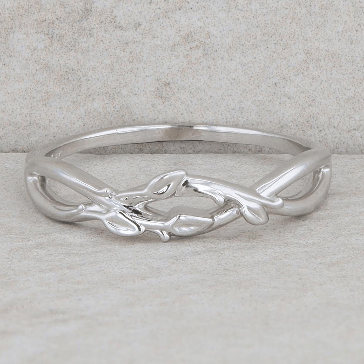 14k White Gold Twisted Leaf Style Ring 2.70g