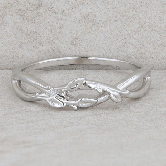 14k White Gold Twisted Leaf Style Ring 2.70g