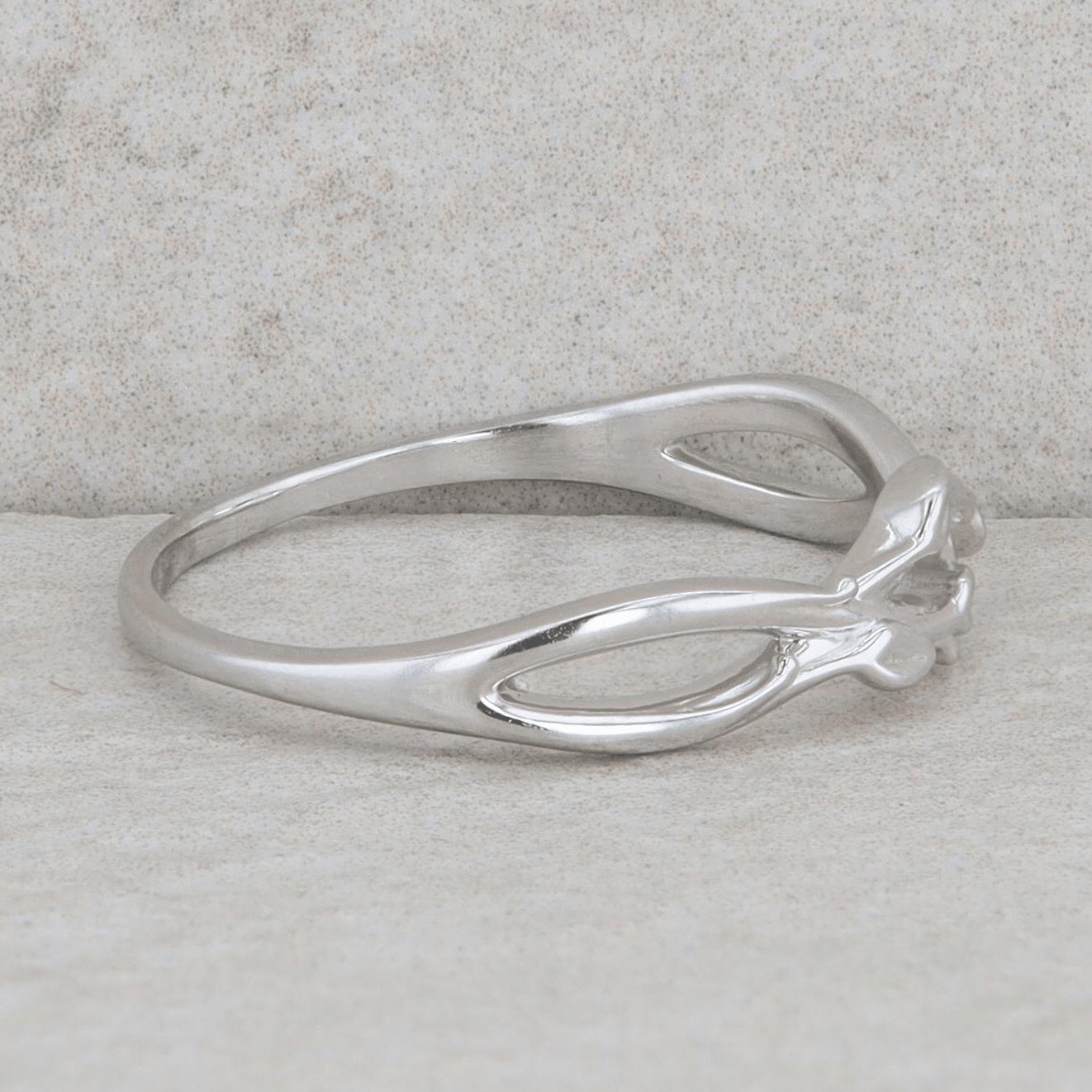 14k White Gold Twisted Leaf Style Ring 2.70g