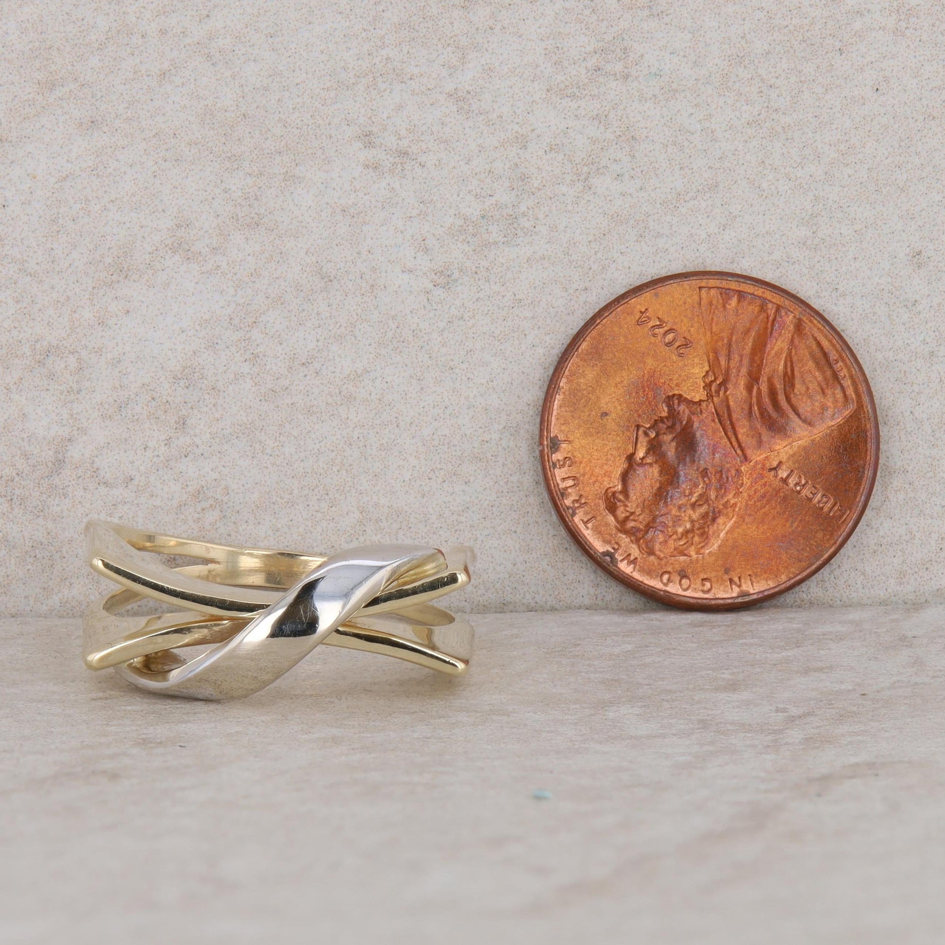14k Two-Tone Gold Ribbon Square Split Shank Ring