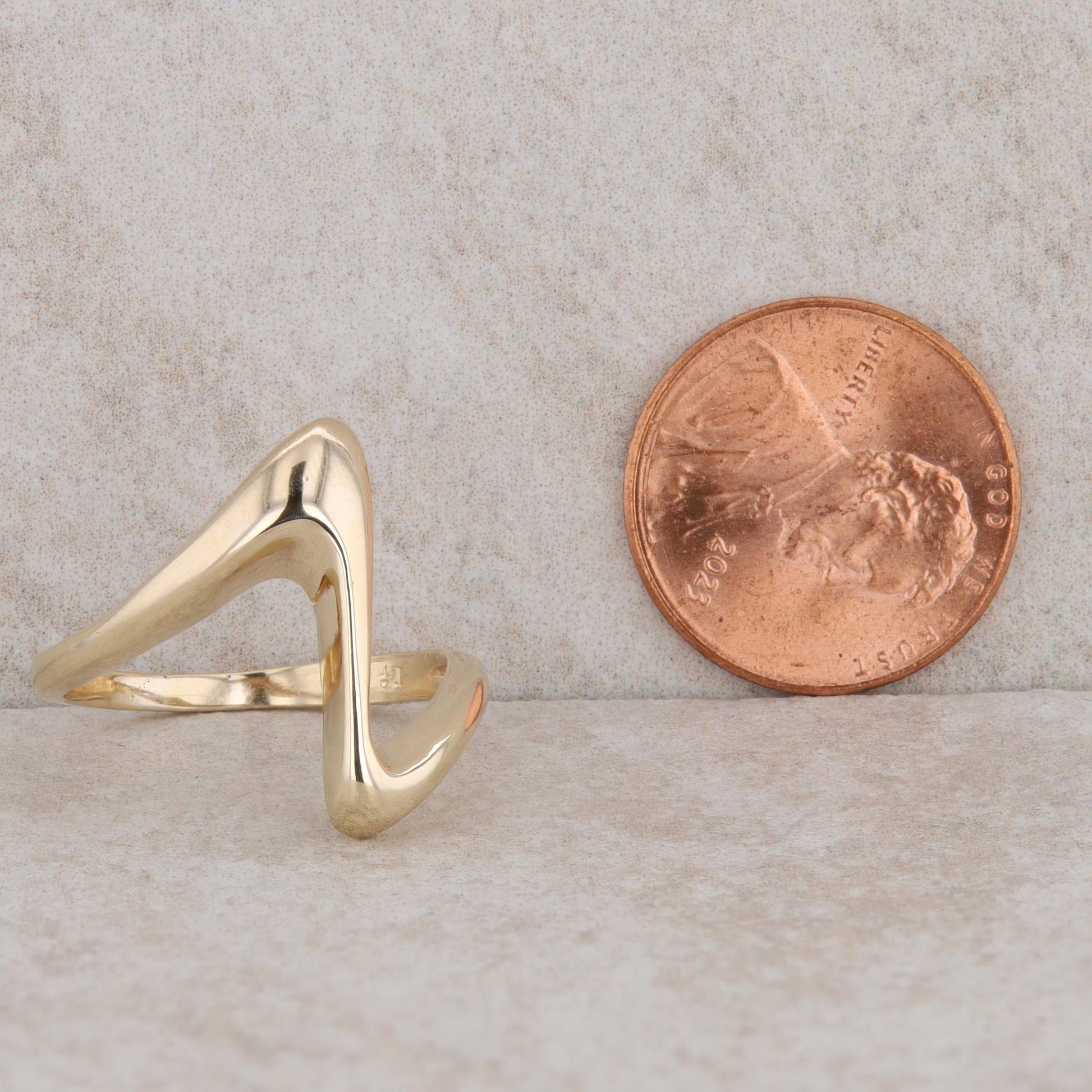 14k Yellow Gold Abstract V Shape Curved Ring, 3.4g