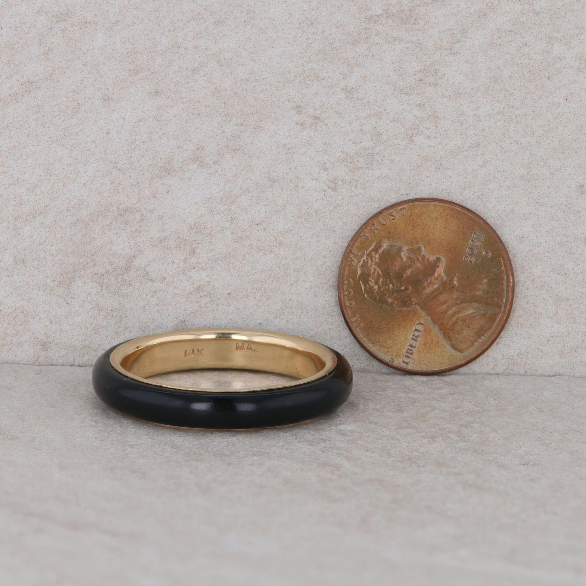 14k Yellow Gold Black Enamel Ring Band 3.25g