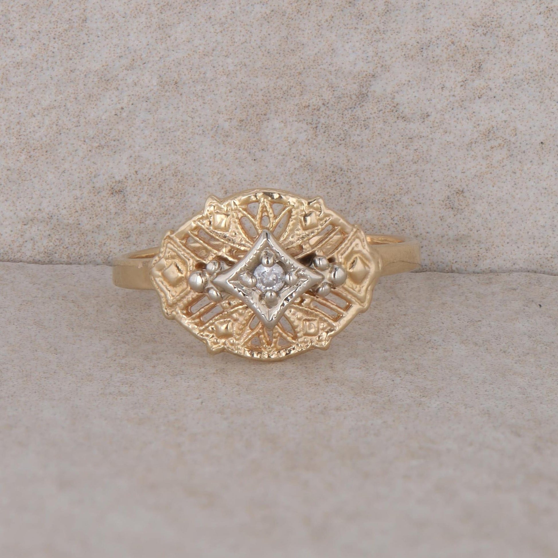 14ktt Diamond Filigree Domed Ring 2.02g