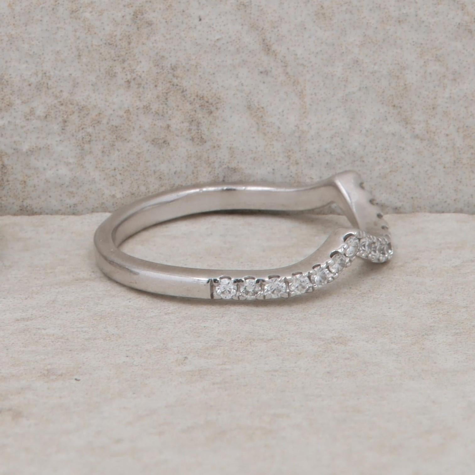 14k White Gold 0.22 Carat Diamond Curved Wedding Band, Leo