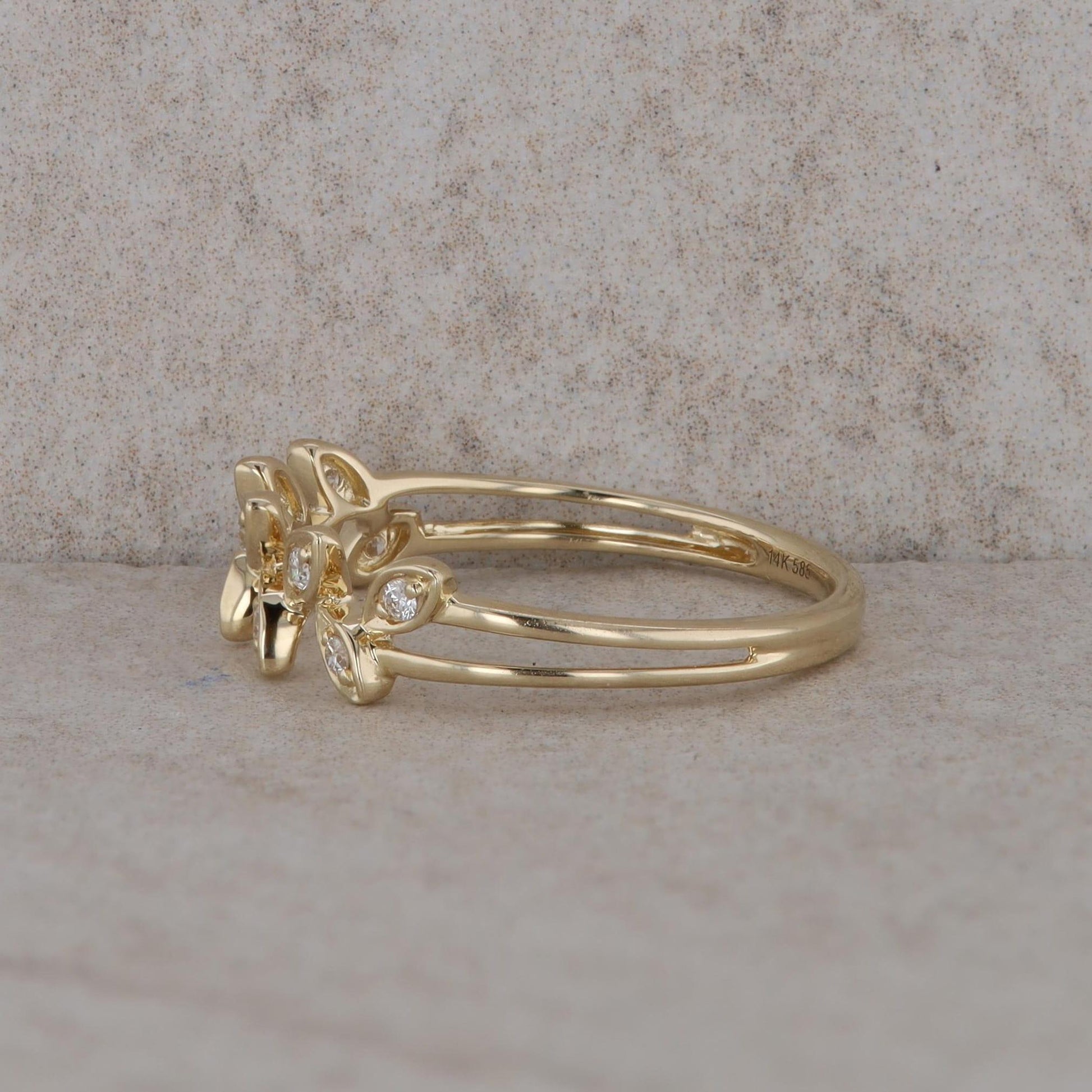 14k Yellow Gold Diamond Leaf Style Band