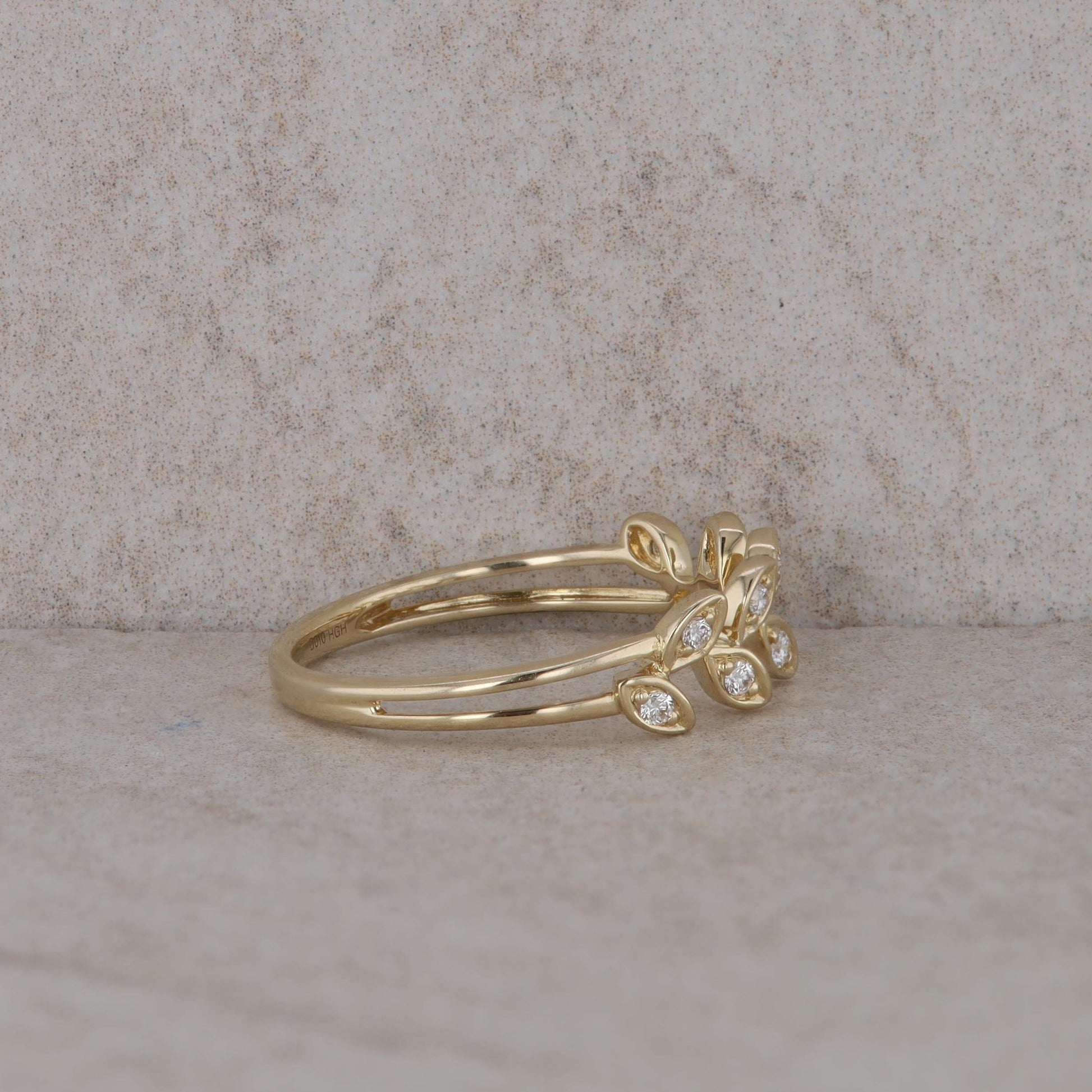 14k Yellow Gold Diamond Leaf Style Band