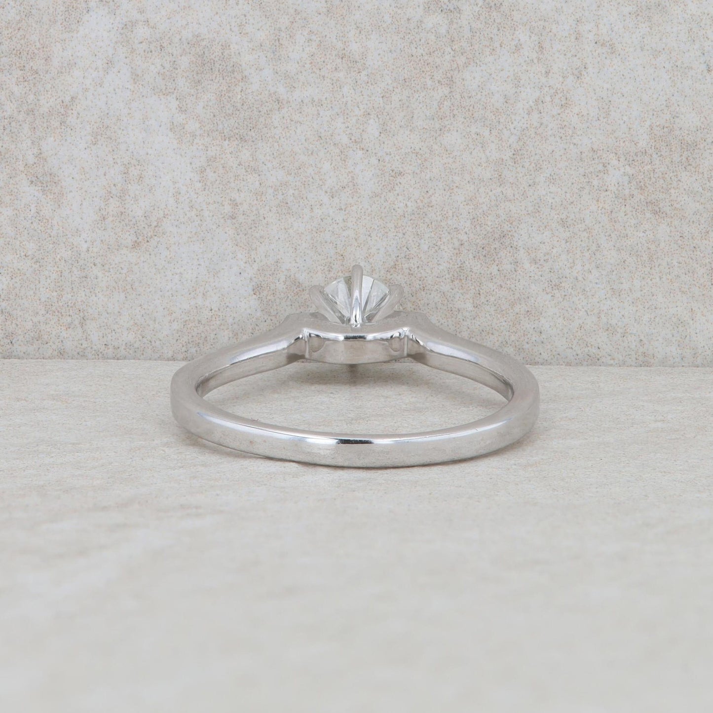 14k White Gold 0.61ct Round Engagement Ring