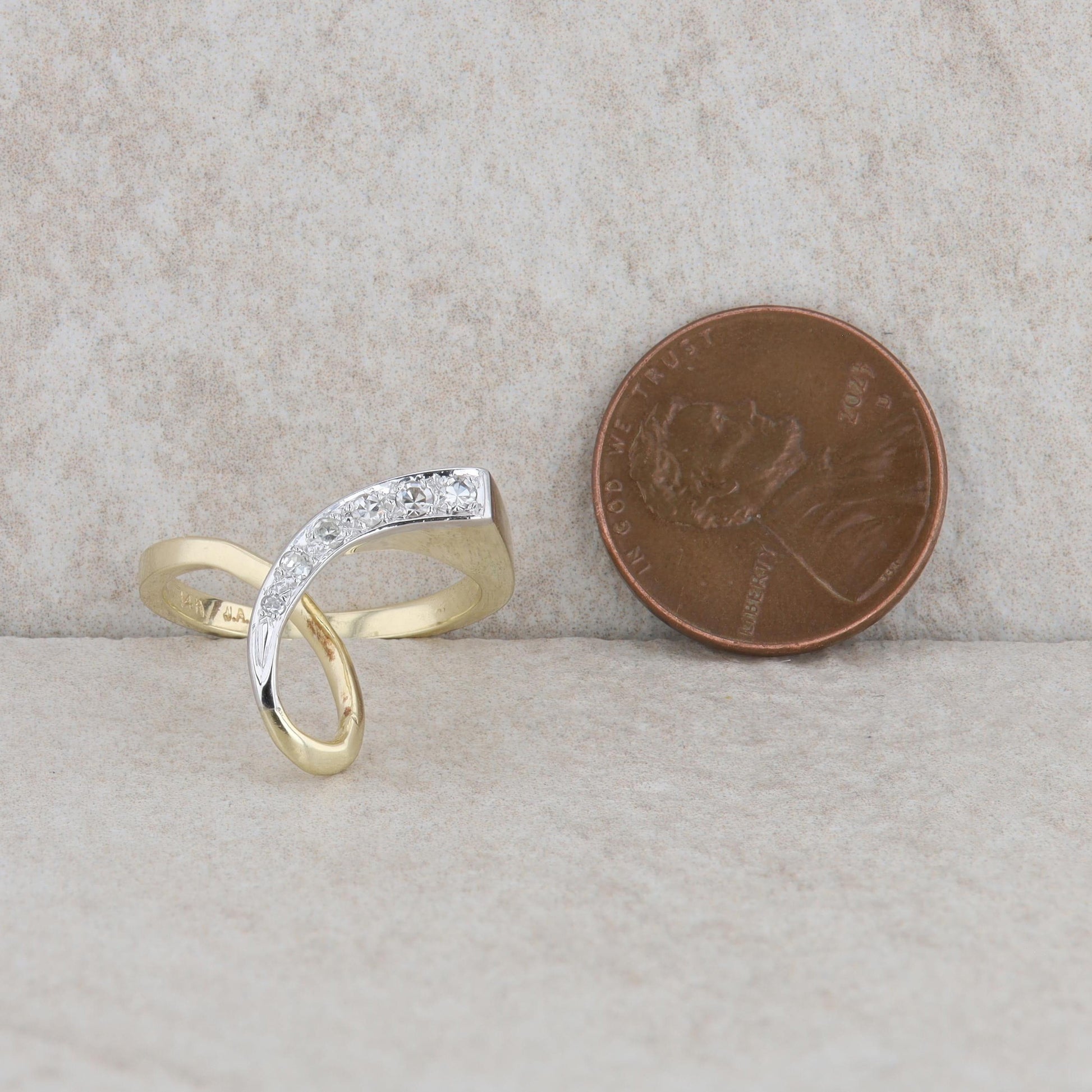 14k Yellow Gold Ribbon Diamond Square Fashion Ring