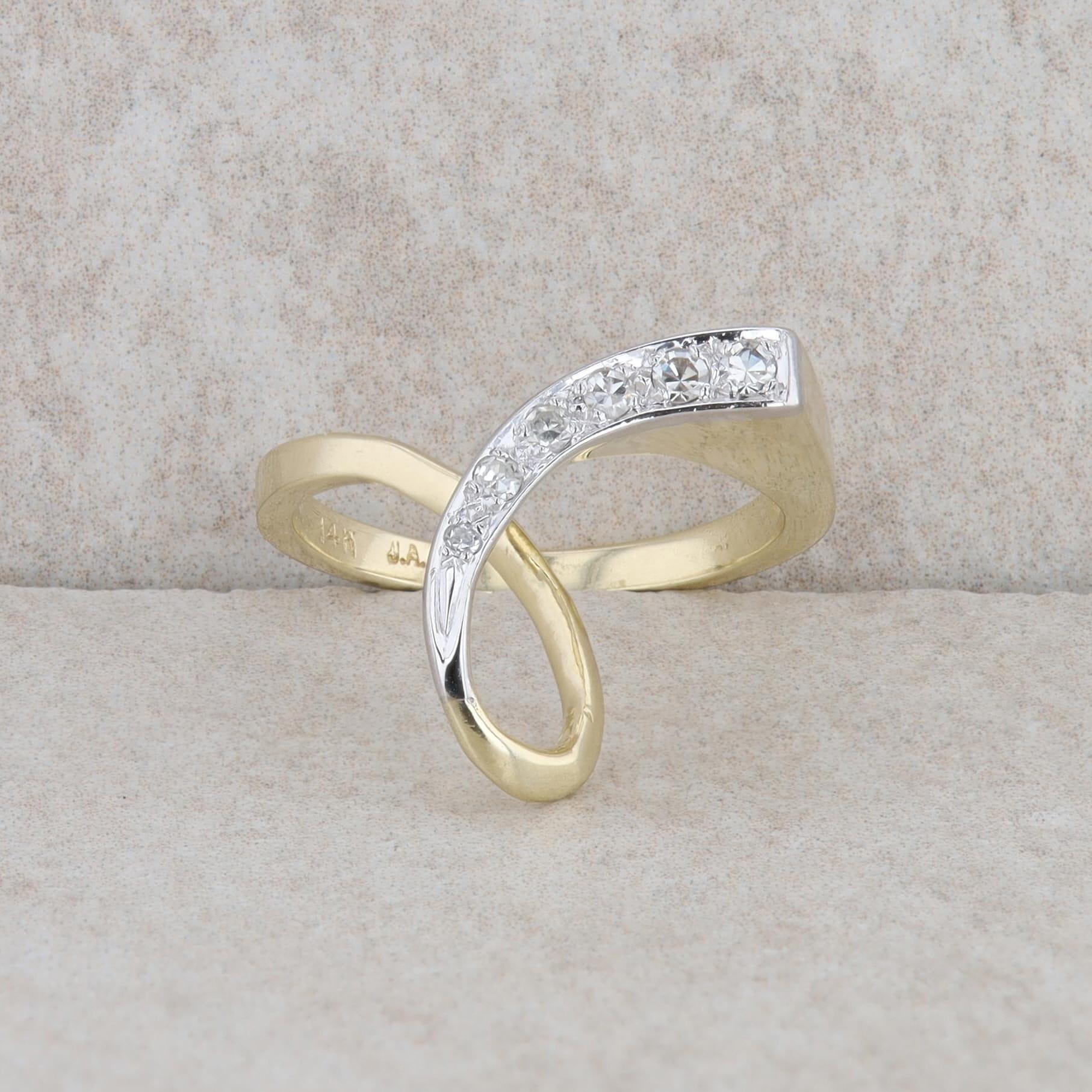 14k Yellow Gold Ribbon Diamond Square Fashion Ring