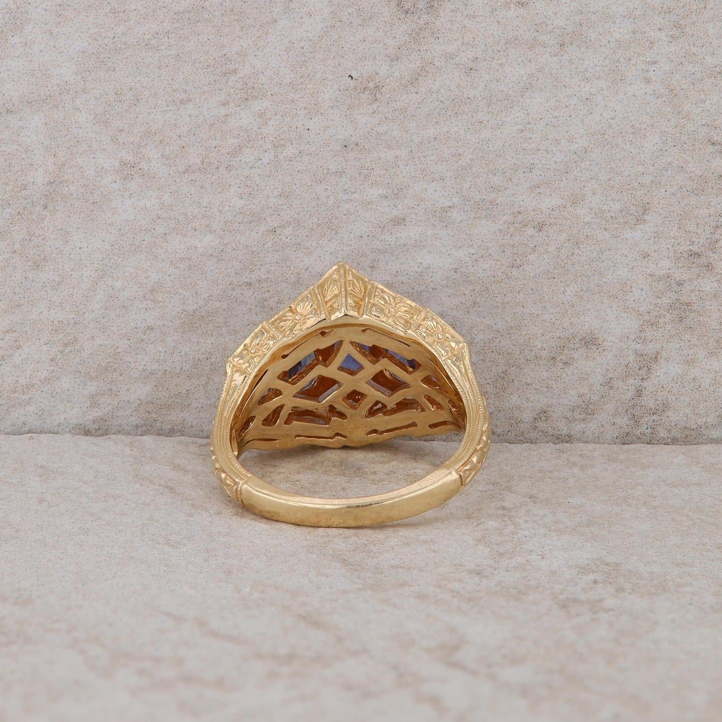 14k Yellow Gold Tanzanite Graduated Oval Filigree Design Ring