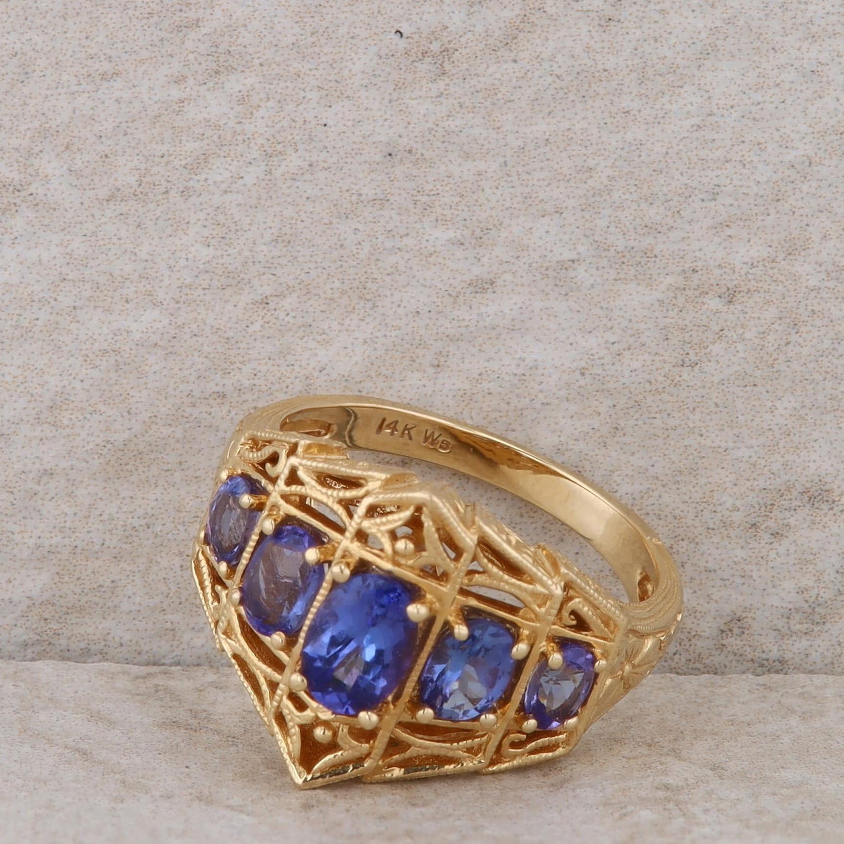 14k Yellow Gold Tanzanite Graduated Oval Filigree Design Ring