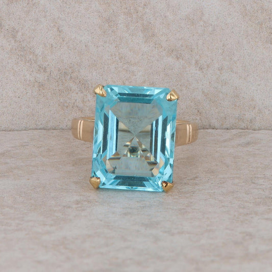 18k Yellow Gold Blue Glass Emerald Cut Stone Fashion Ring