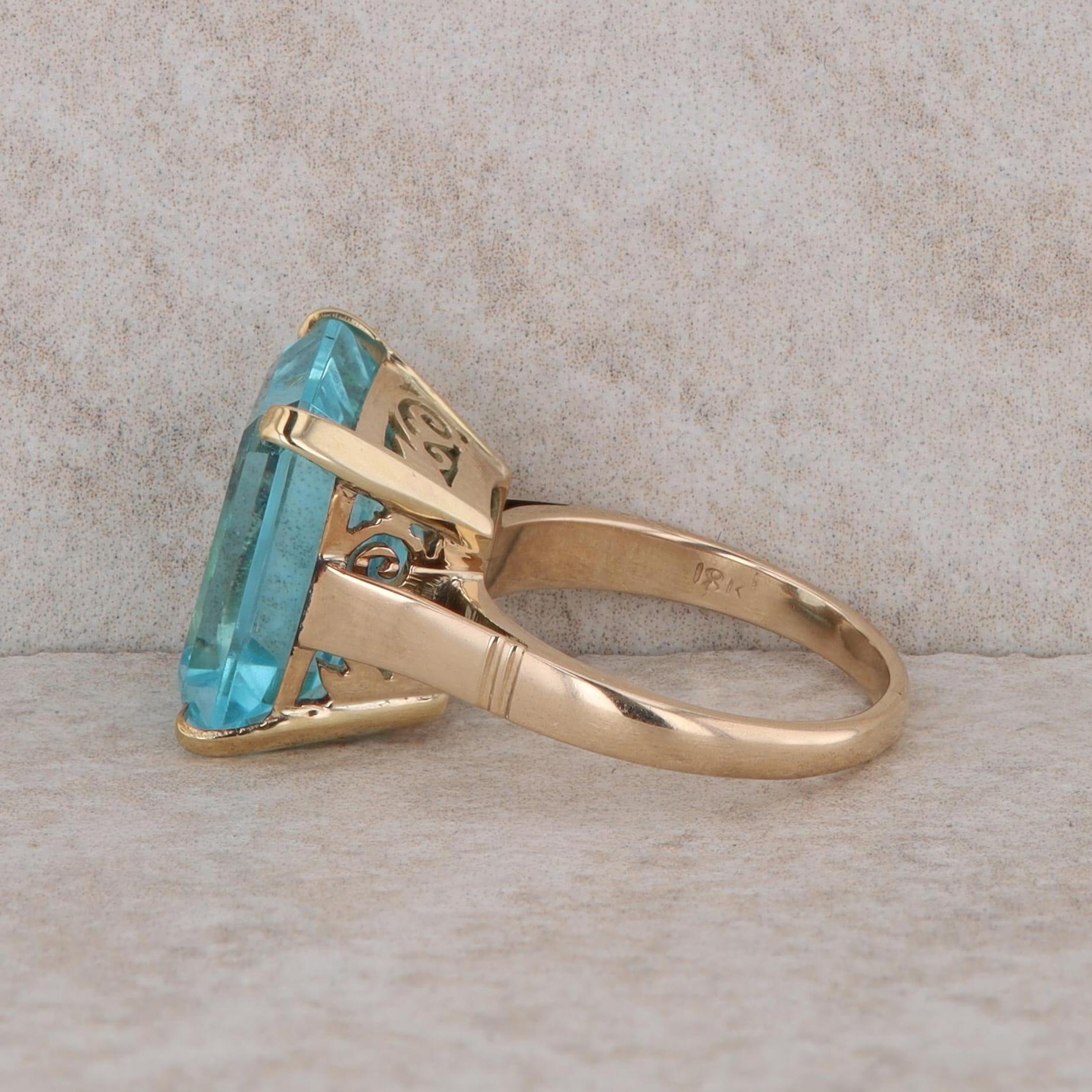 18k Yellow Gold Blue Glass Emerald Cut Stone Fashion Ring