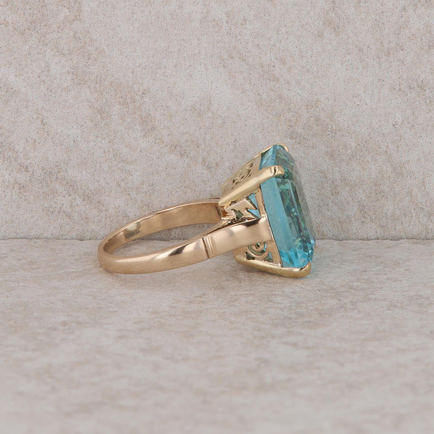 18k Yellow Gold Blue Glass Emerald Cut Stone Fashion Ring