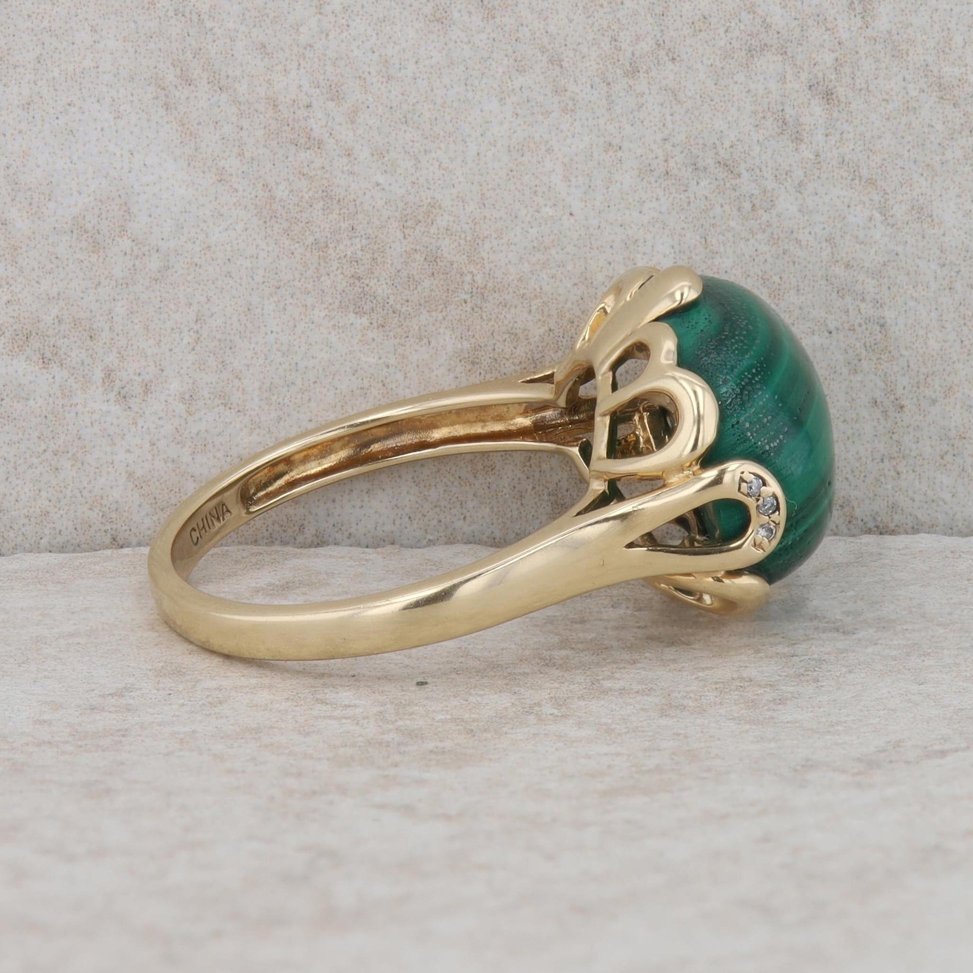 14k Yellow Gold Malachite Oval Ring