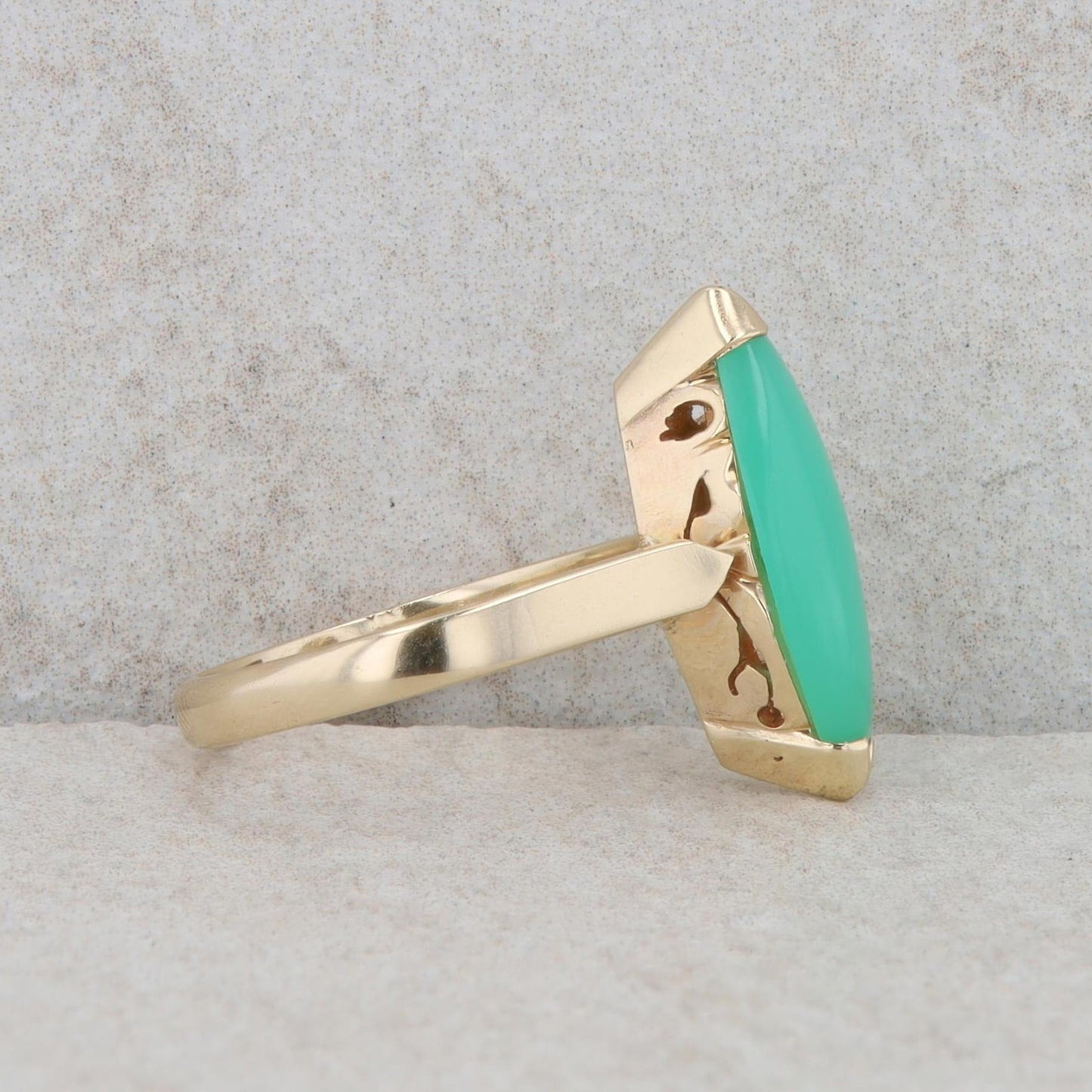 14k Yellow Gold Chrysoprase Ring