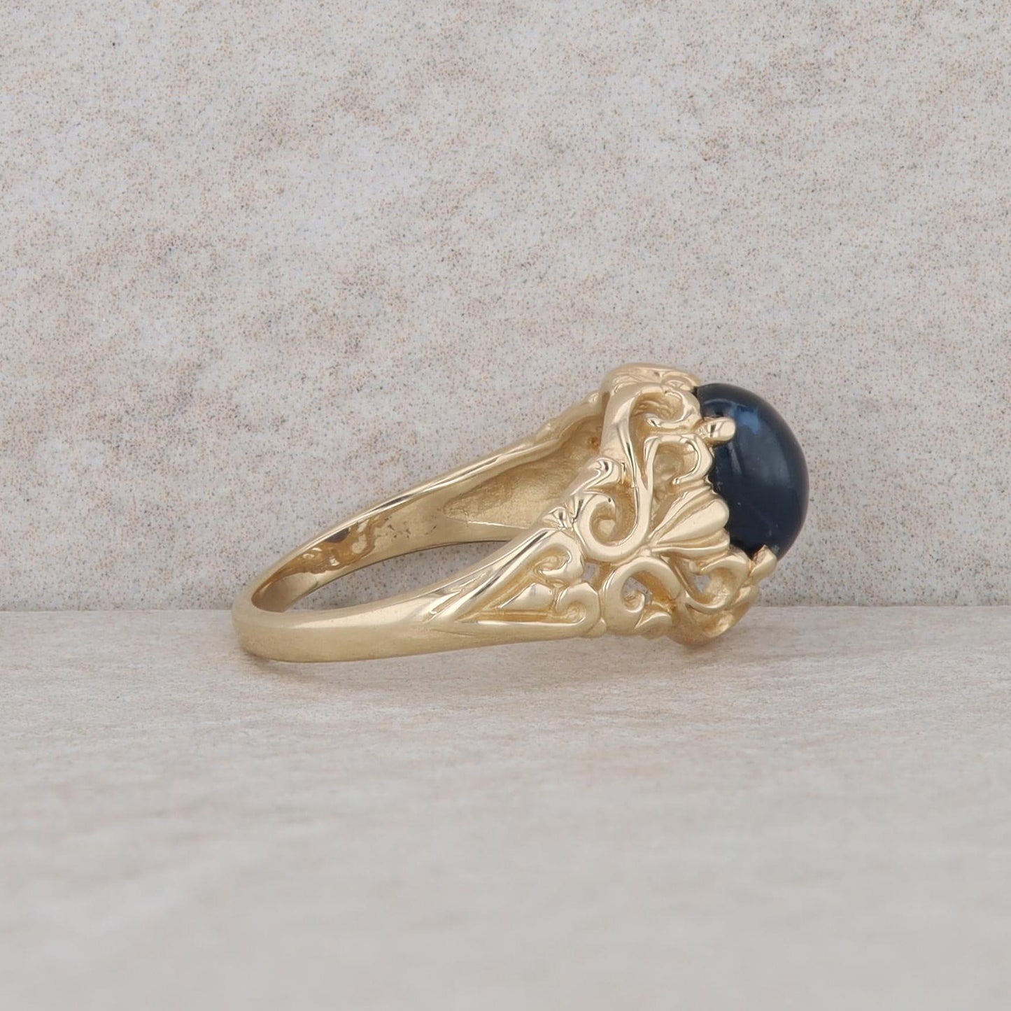 14k Yellow Gold Cabochon Oval Sapphire Filigree Ring