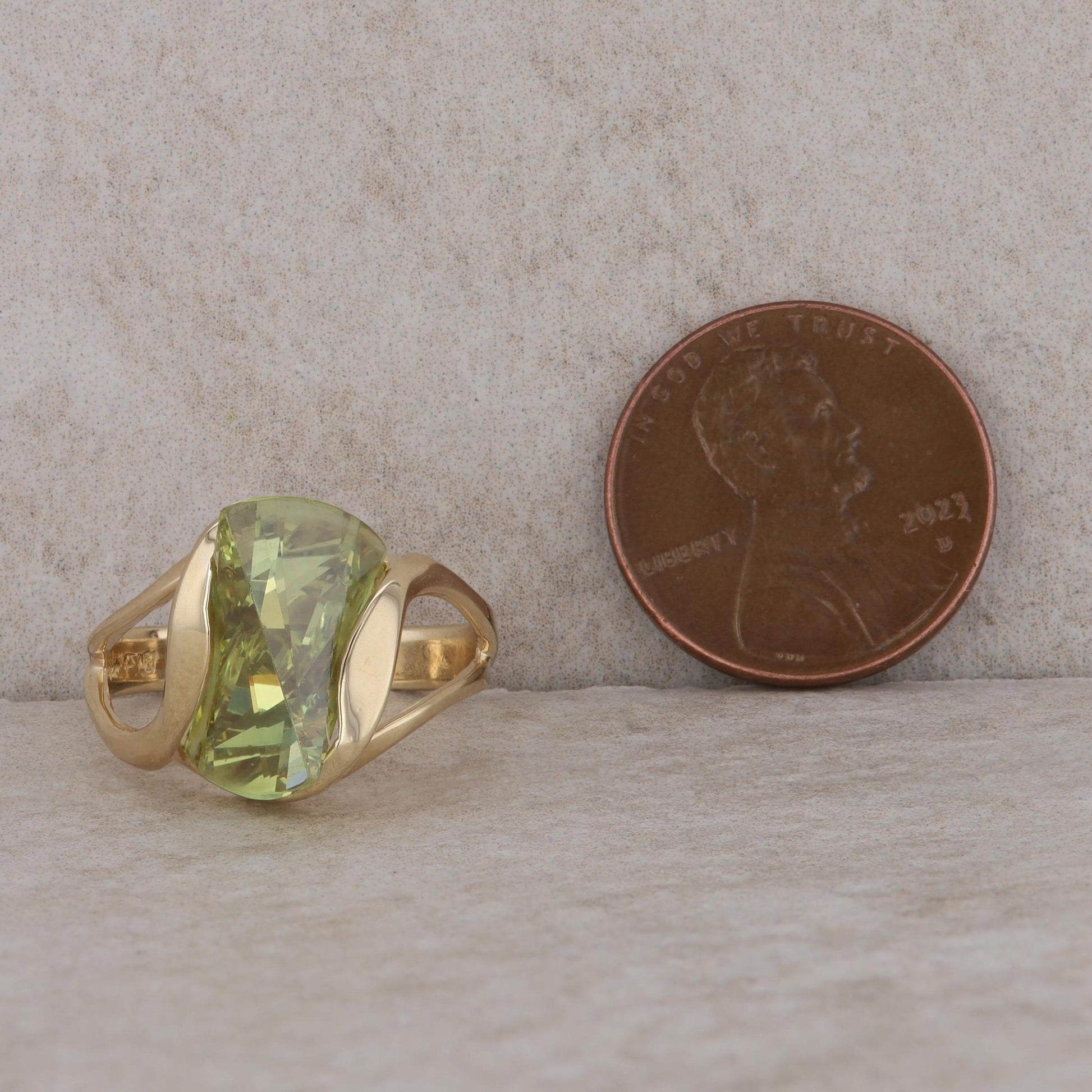 14k Yellow Gold Fantasy Cut Sphene Ring