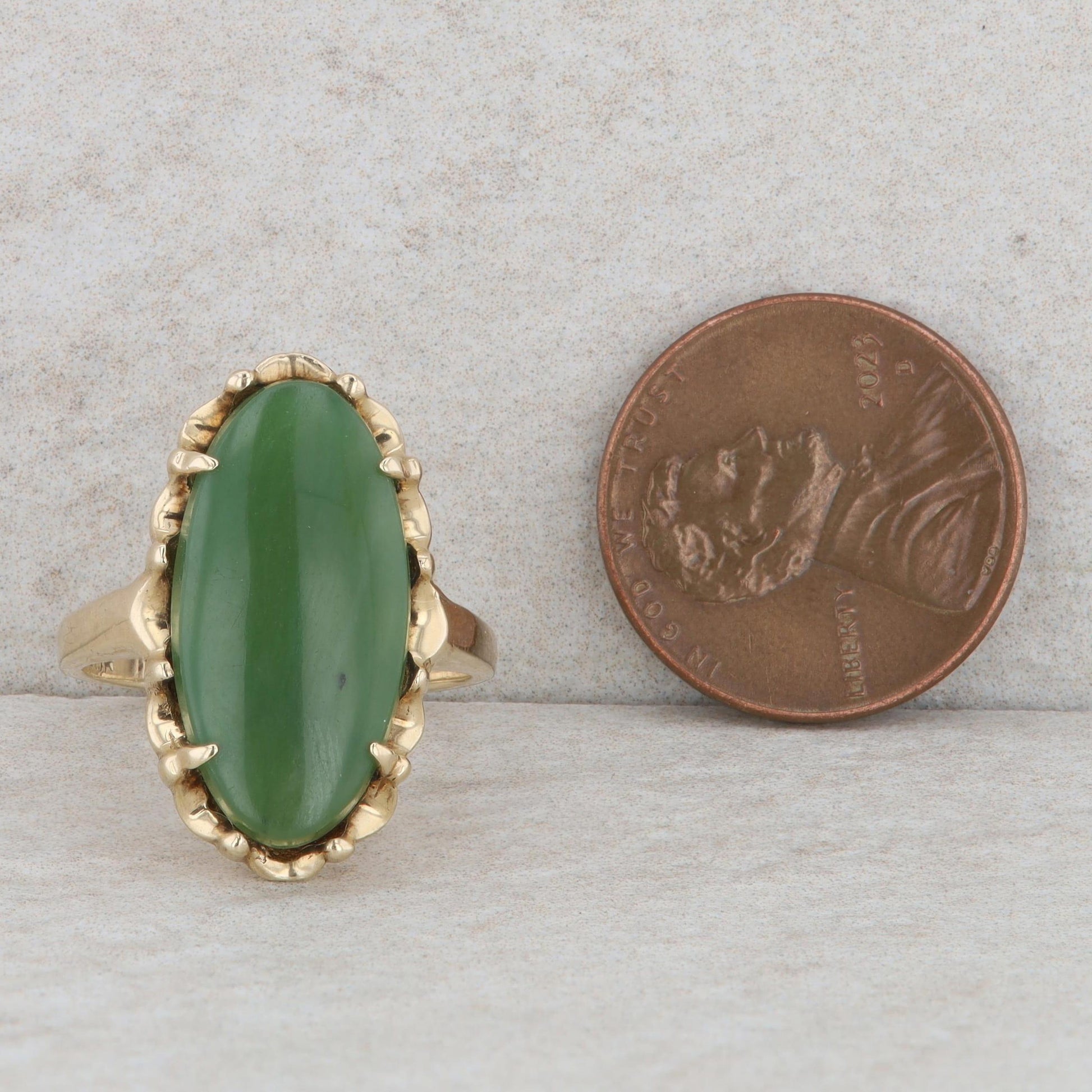 10k Yellow Gold Oval Jade Ring