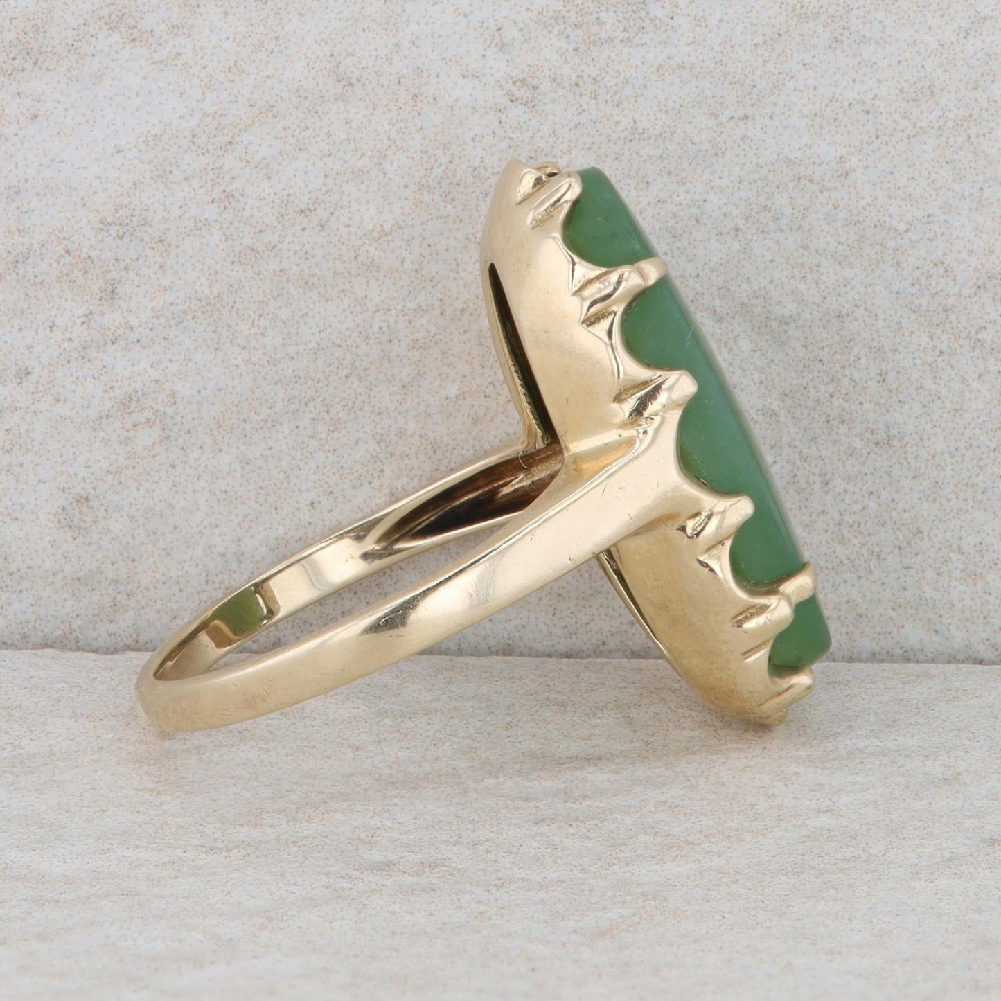 10k Yellow Gold Oval Jade Ring