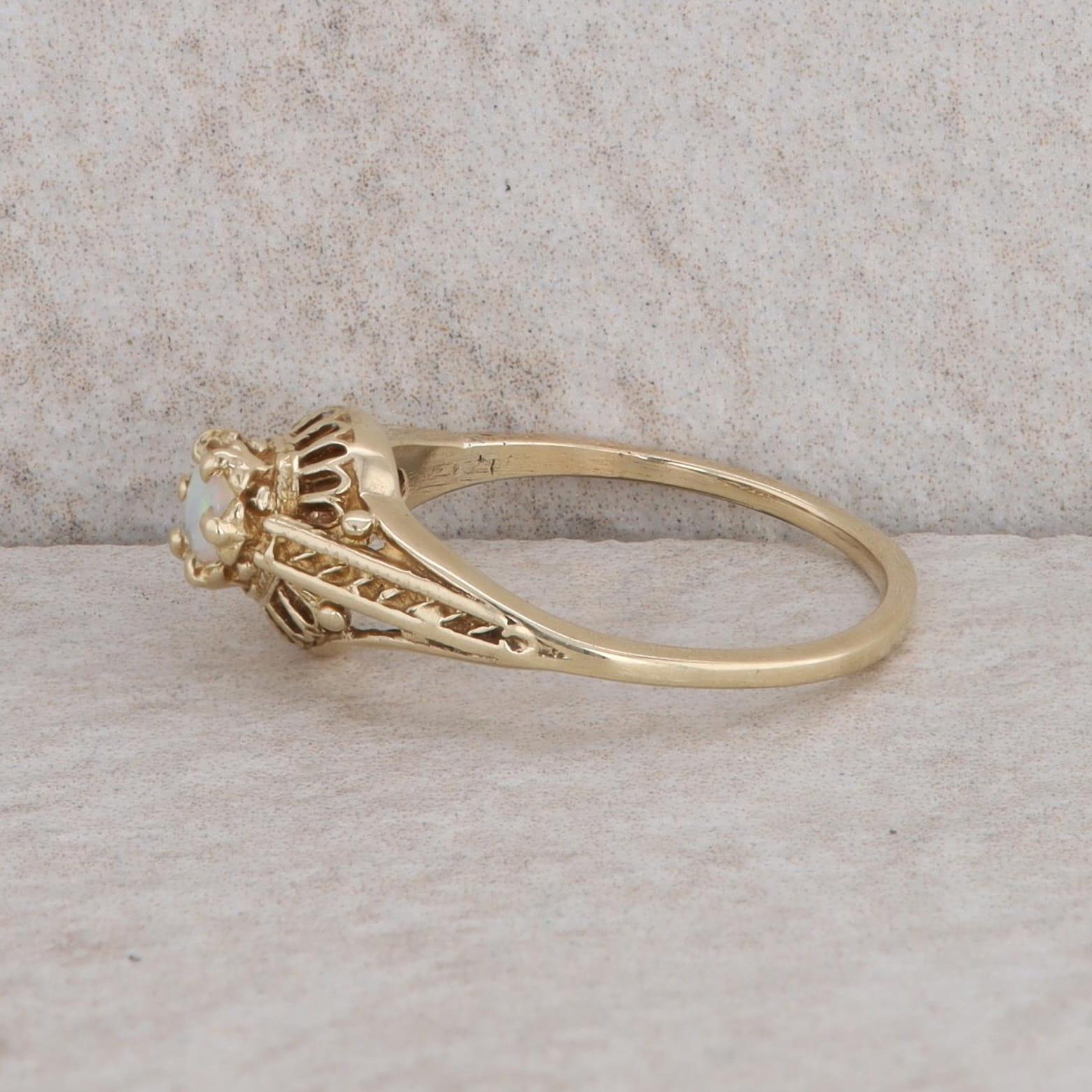 14k Yellow Gold Opal Filigree Fashion Ring