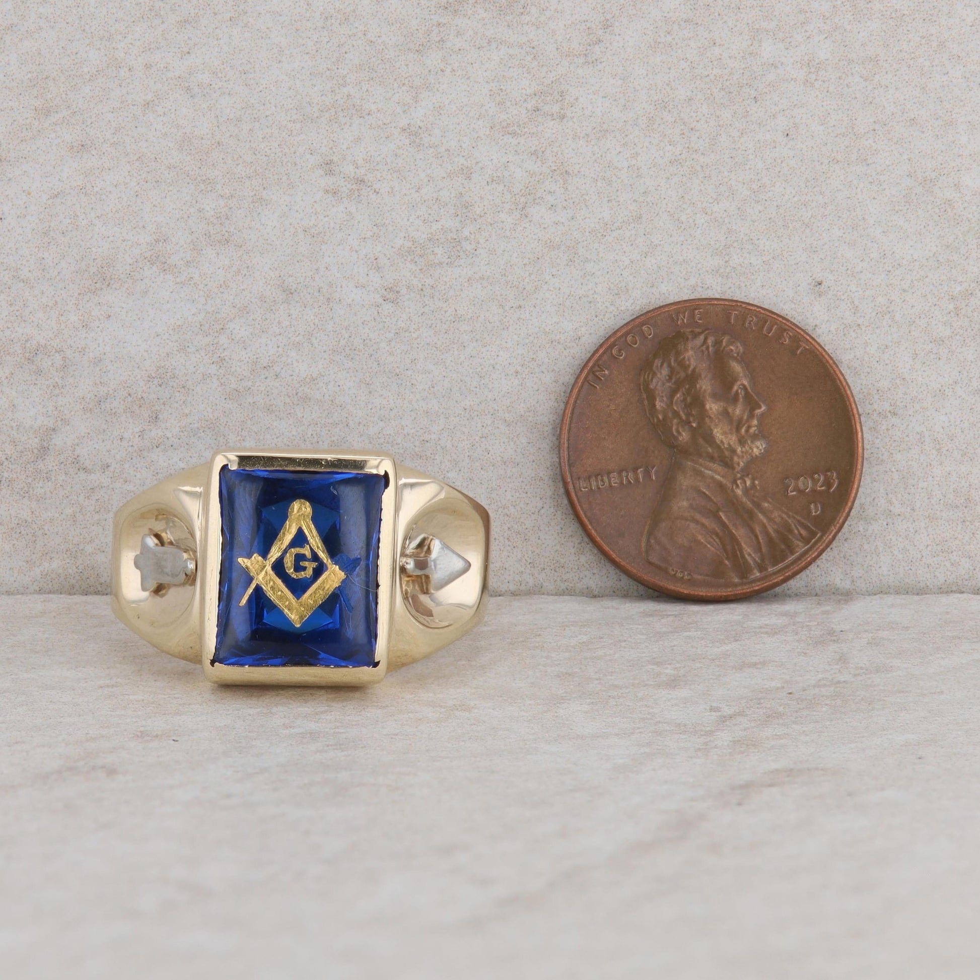 10k Yellow Gold Men's Masonic Synthetic Sapphire Ring