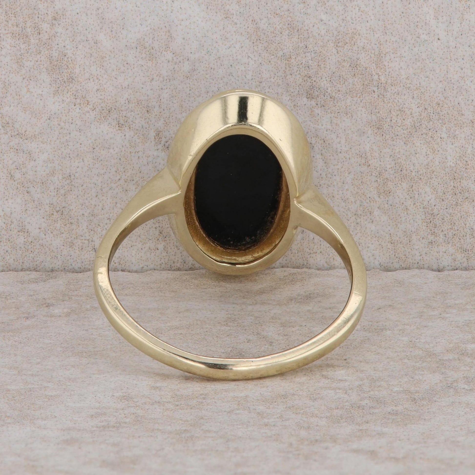 10k Yellow Gold Oval Onyx Cabochon Ring