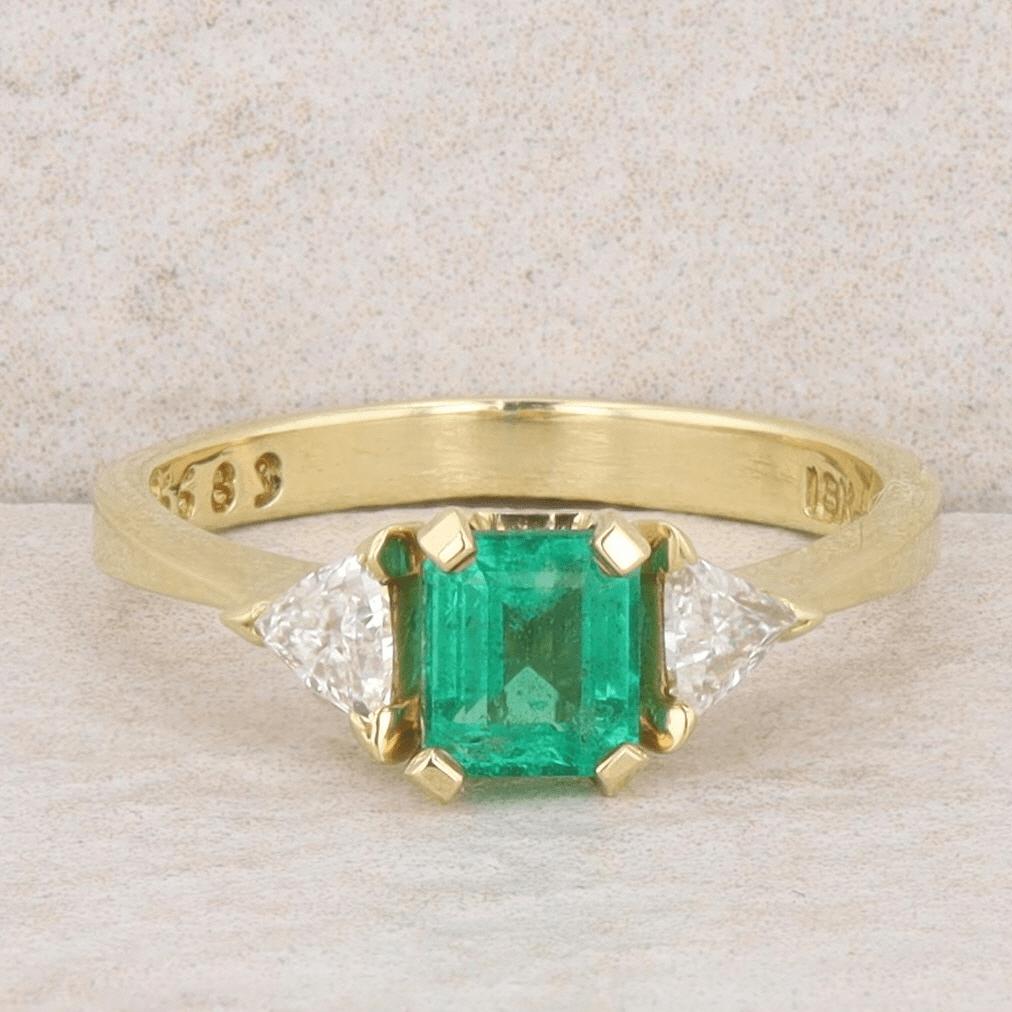 18k Yellow Gold Diamond and Emerald Fashion Ring