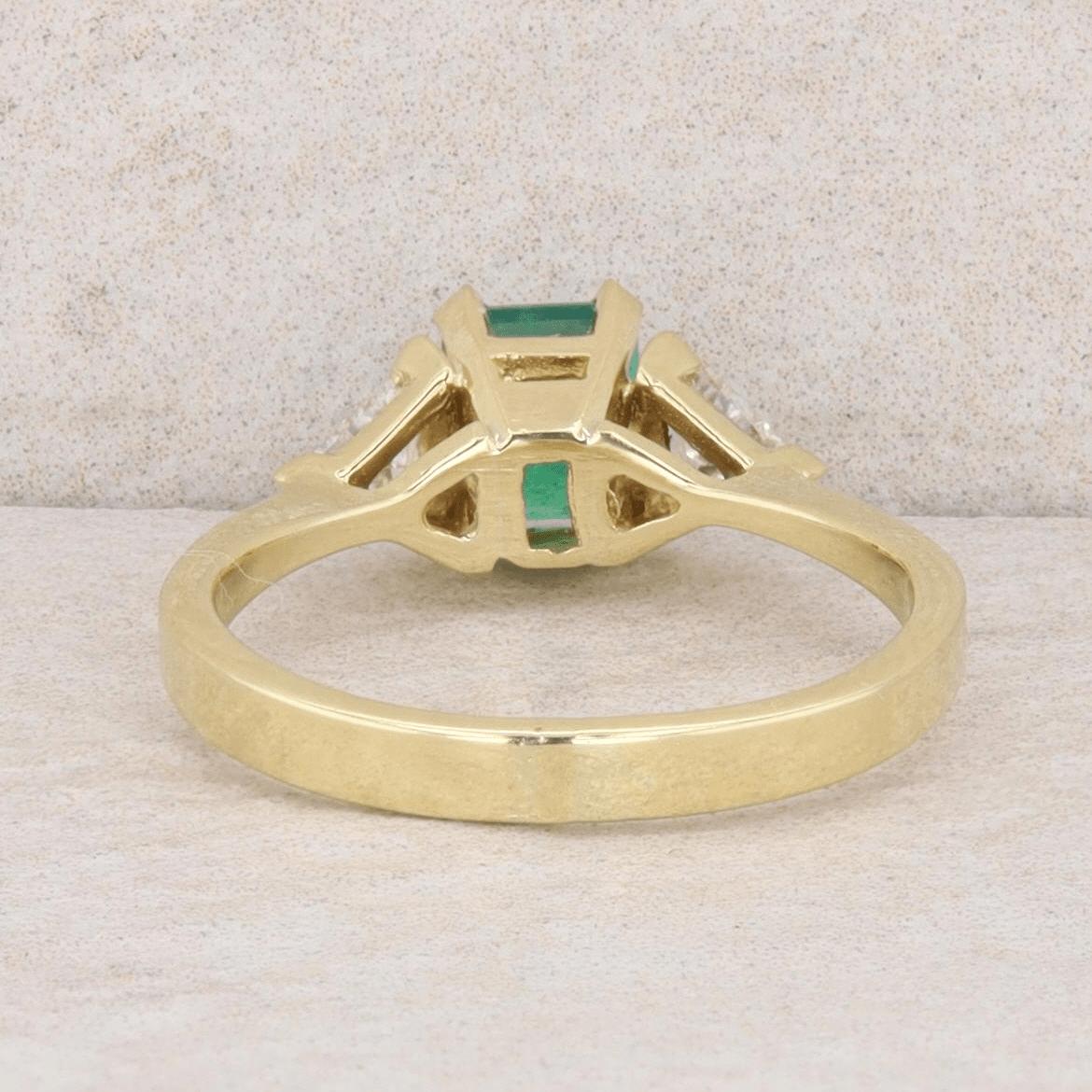 18k Yellow Gold Diamond and Emerald Fashion Ring