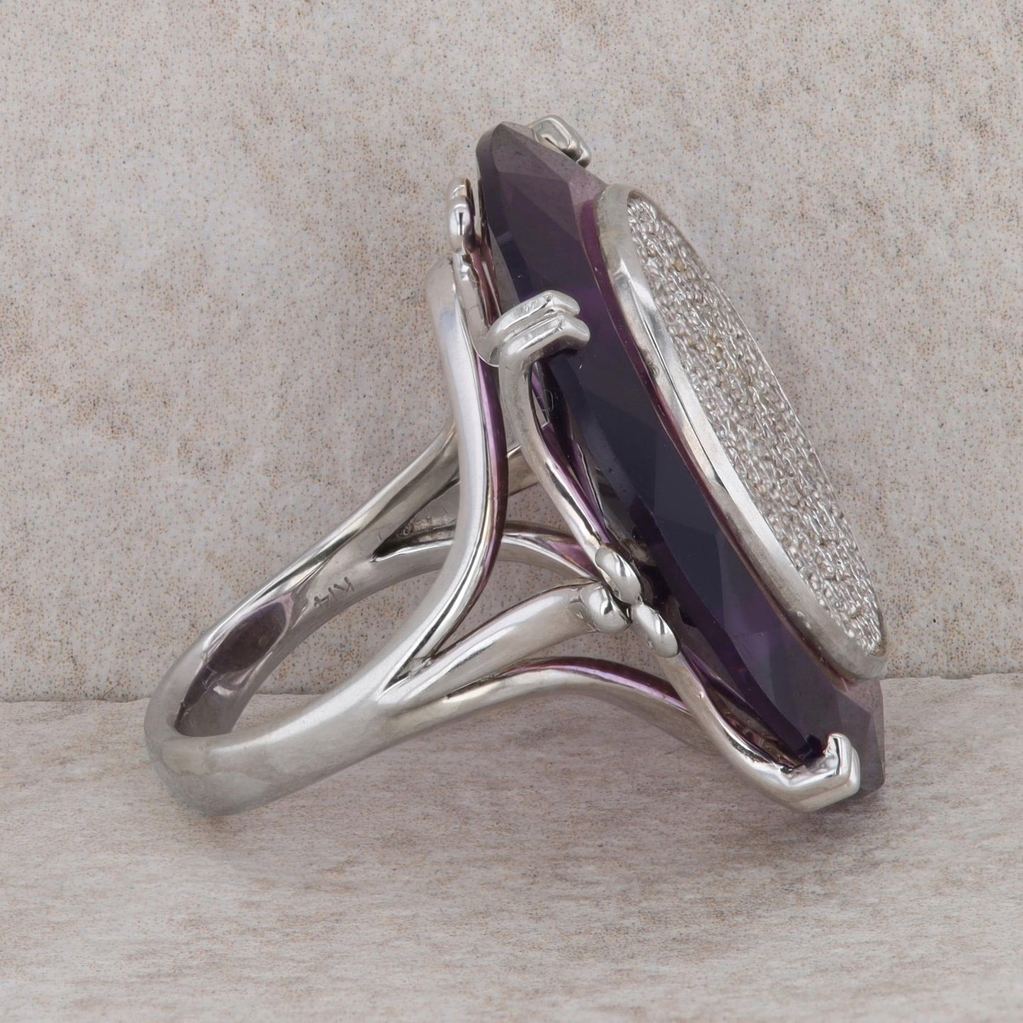 14k White Gold Circular Amethyst & Diamond Pave Split Shank Ring