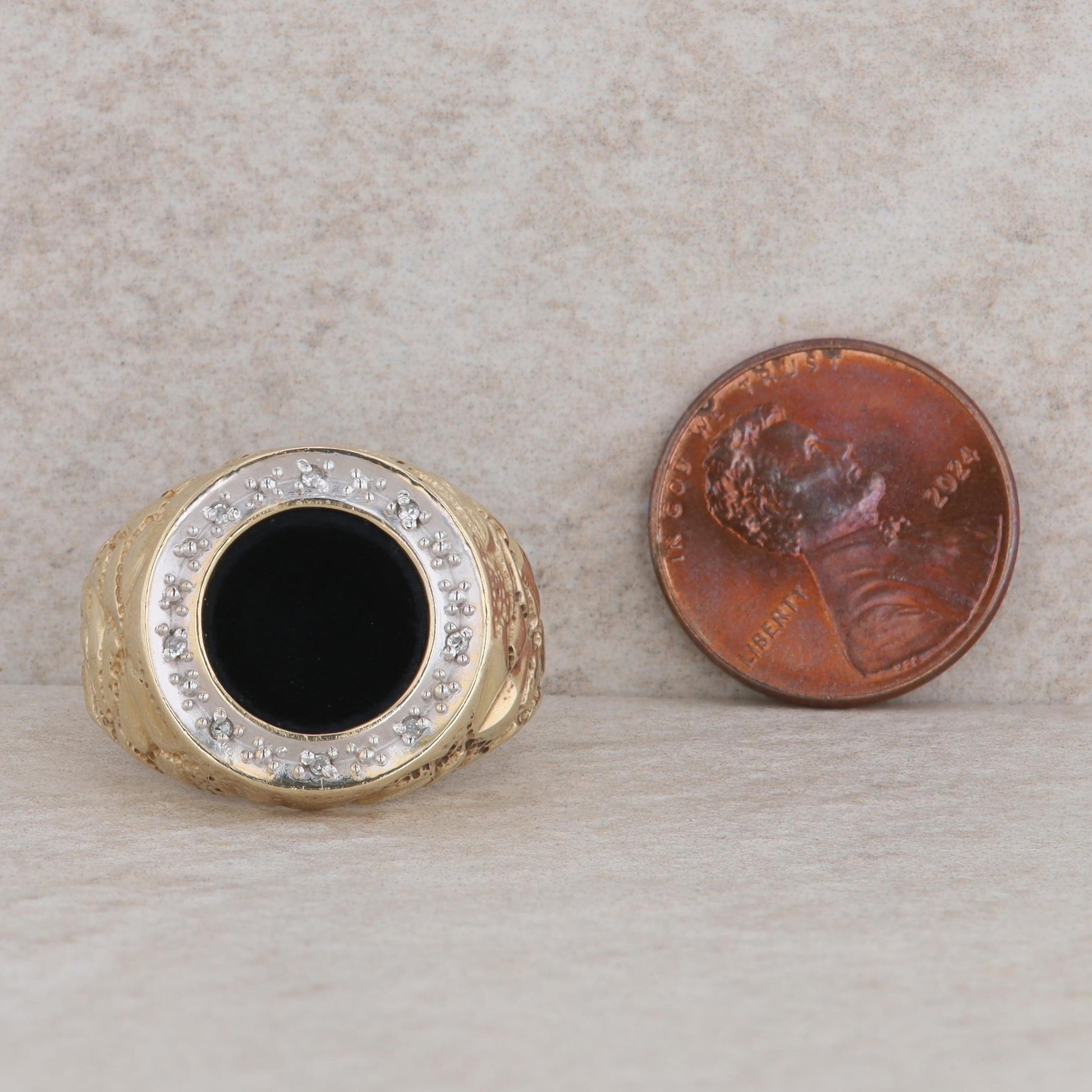 10k Yellow Gold Onyx Disc & Diamond Halo Nugget Style Ring