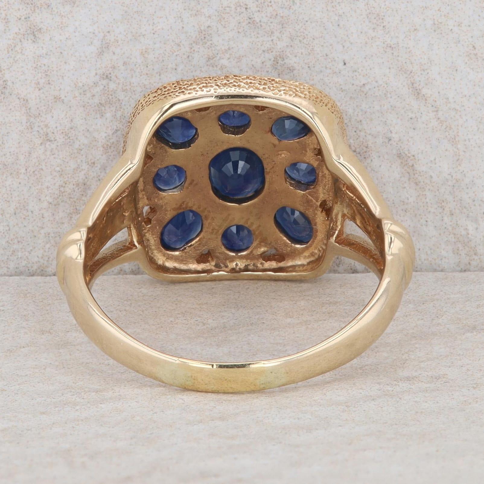 14k Yellow Gold Round & Oval Sapphire Textured Square Ring