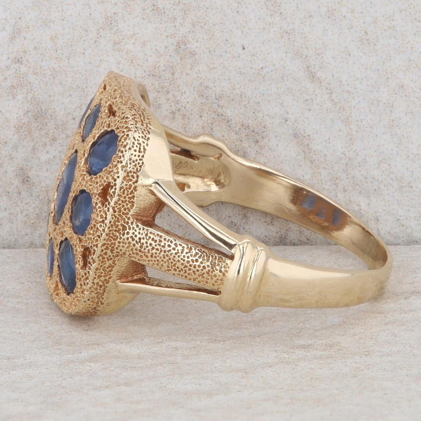 14k Yellow Gold Round & Oval Sapphire Textured Square Ring
